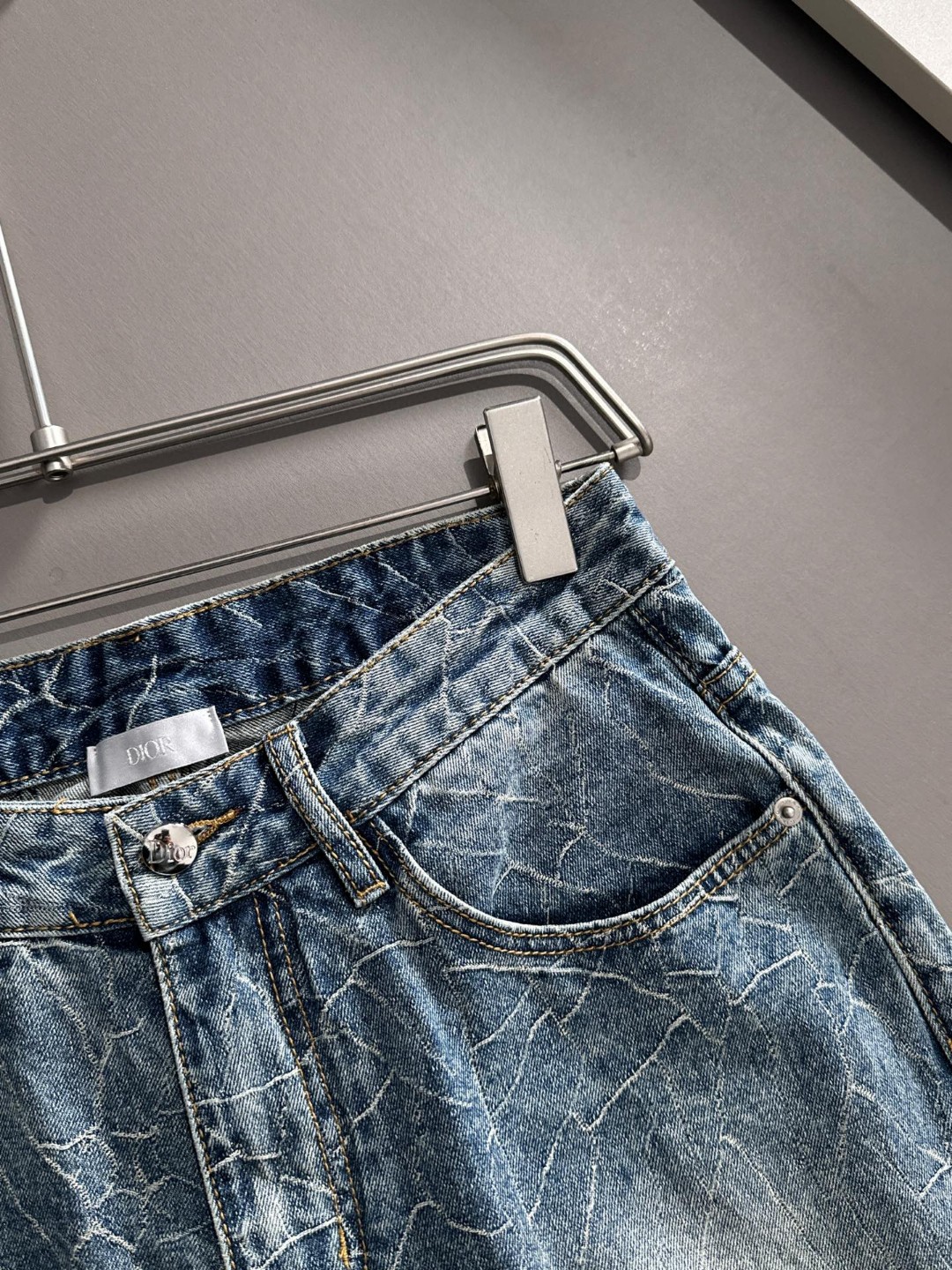 Dior 迪奥2026春夏新品牛仔裤牛仔短裤 采用进口客供日本Denim平纹棉质牛仔面料梭织生产