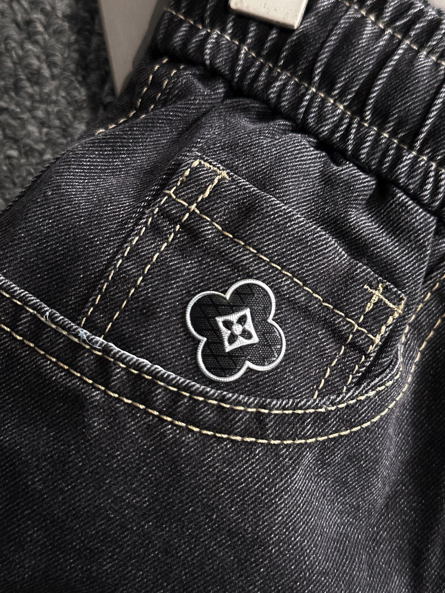 Louis Vuitton LV2026春夏新品牛仔裤牛仔短裤 采用进口客供日本Denim平纹棉质牛仔面料梭织生产