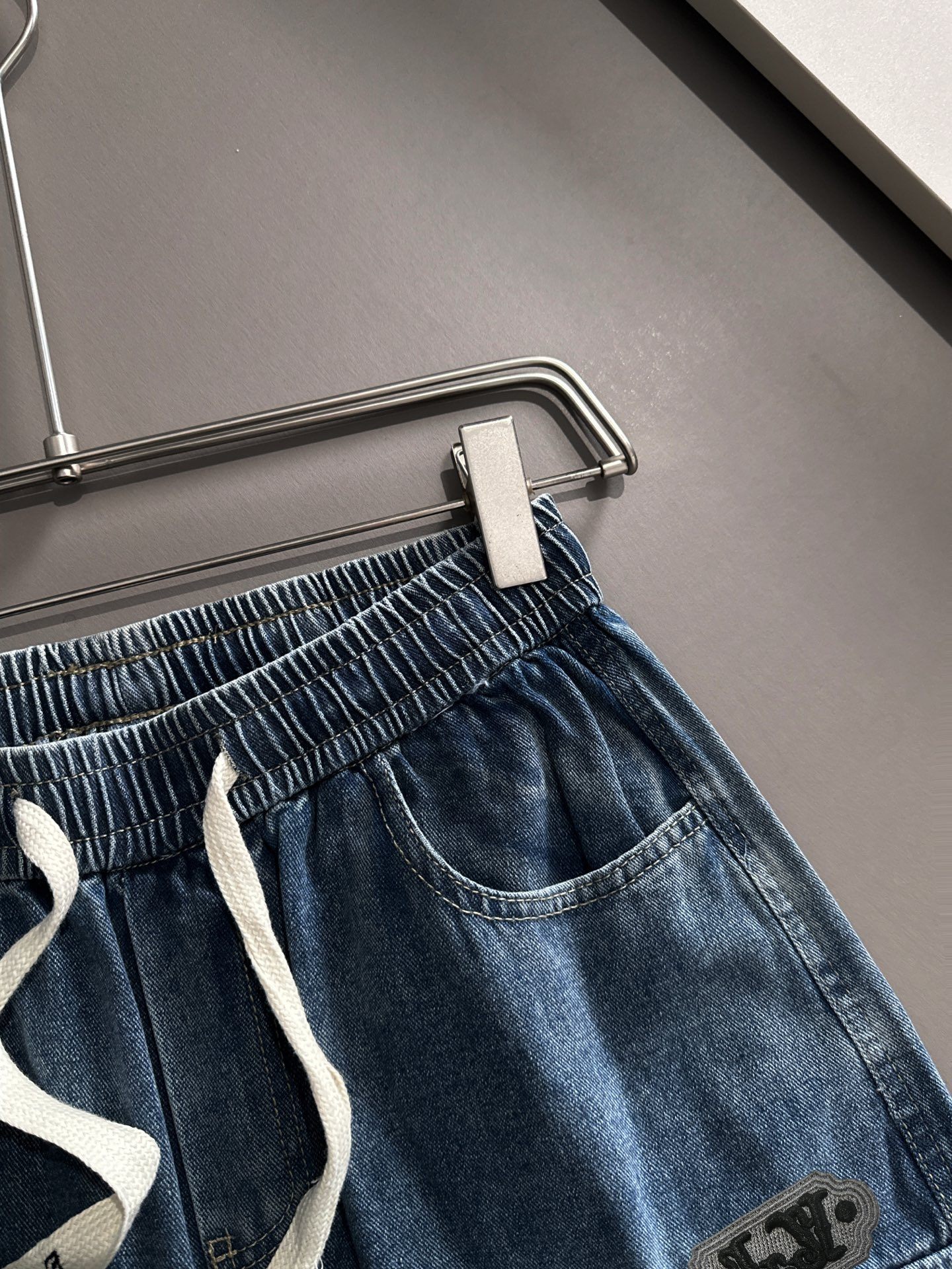 Louis Vuitton LV2026春夏季新品牛仔裤牛仔短裤 采用进口客供日本Denim平纹棉质牛仔面料梭织生产
