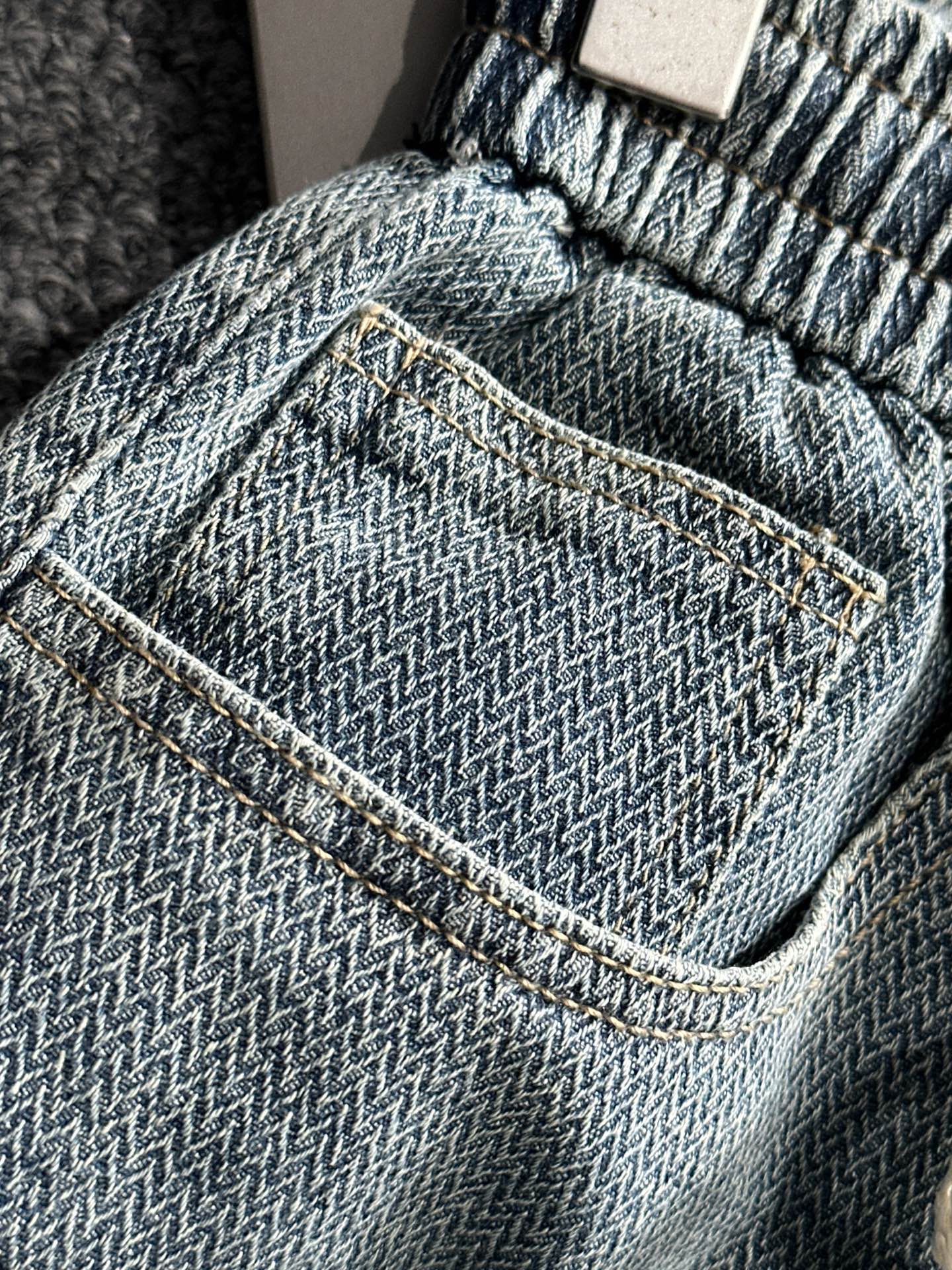Louis Vuitton LV2026春夏新品牛仔裤牛仔短裤 采用进口客供日本Denim平纹棉质牛仔面料梭织生产
