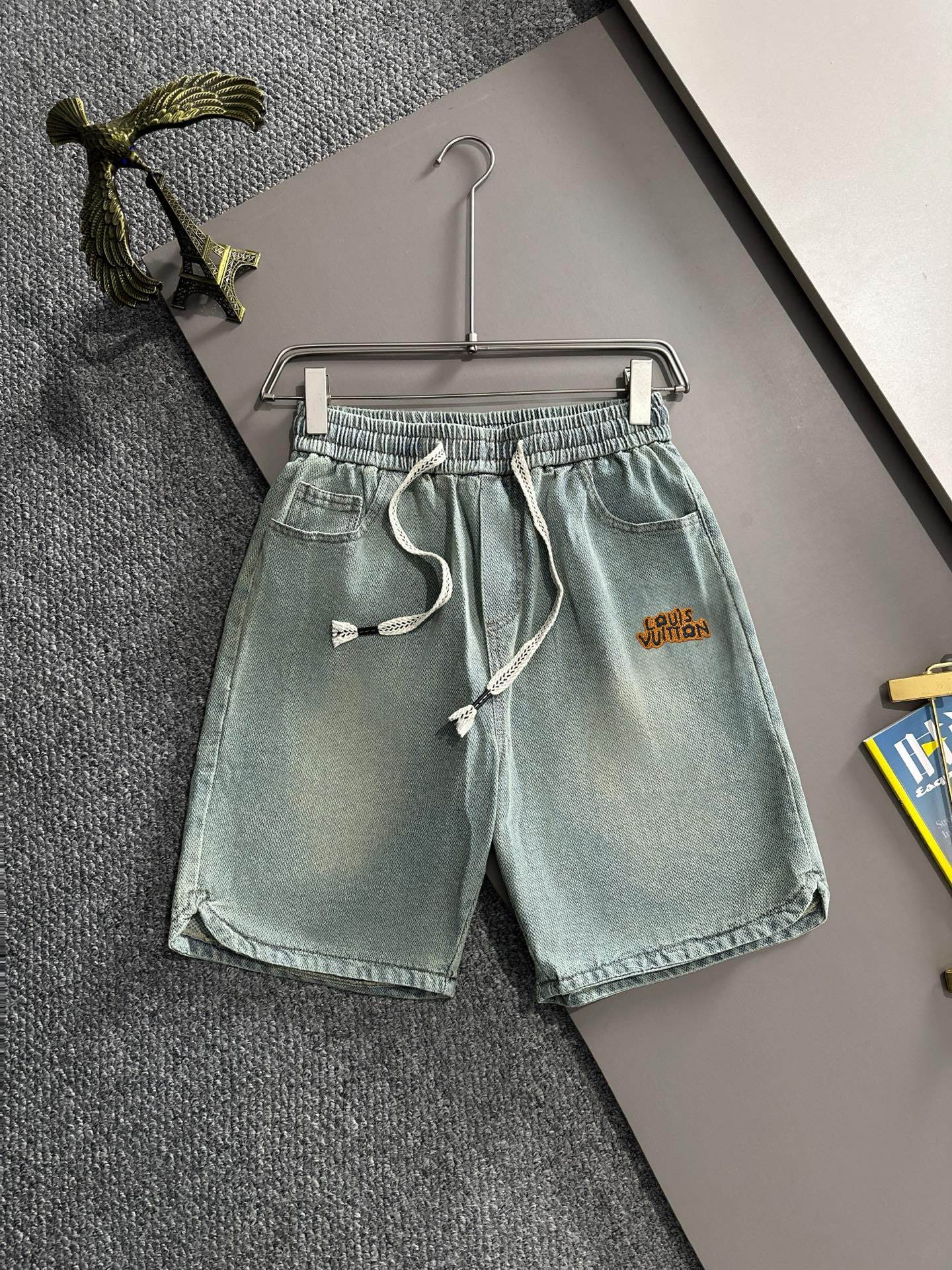 Louis Vuitton LV2026春夏新品牛仔裤牛仔短裤 采用进口客供日本Denim平纹棉质牛仔面料梭织生产