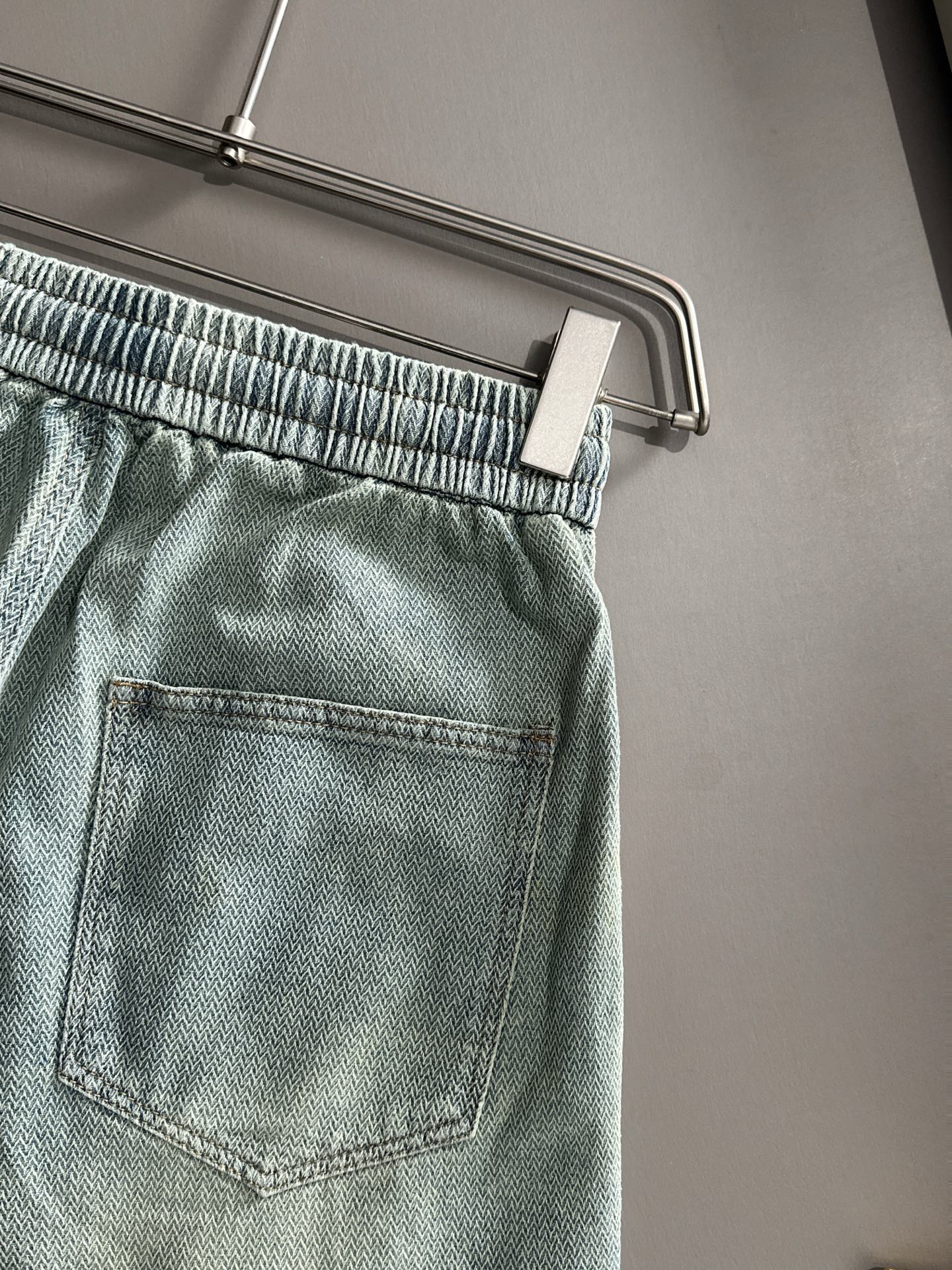 Louis Vuitton LV2026春夏新品牛仔裤牛仔短裤 采用进口客供日本Denim平纹棉质牛仔面料梭织生产