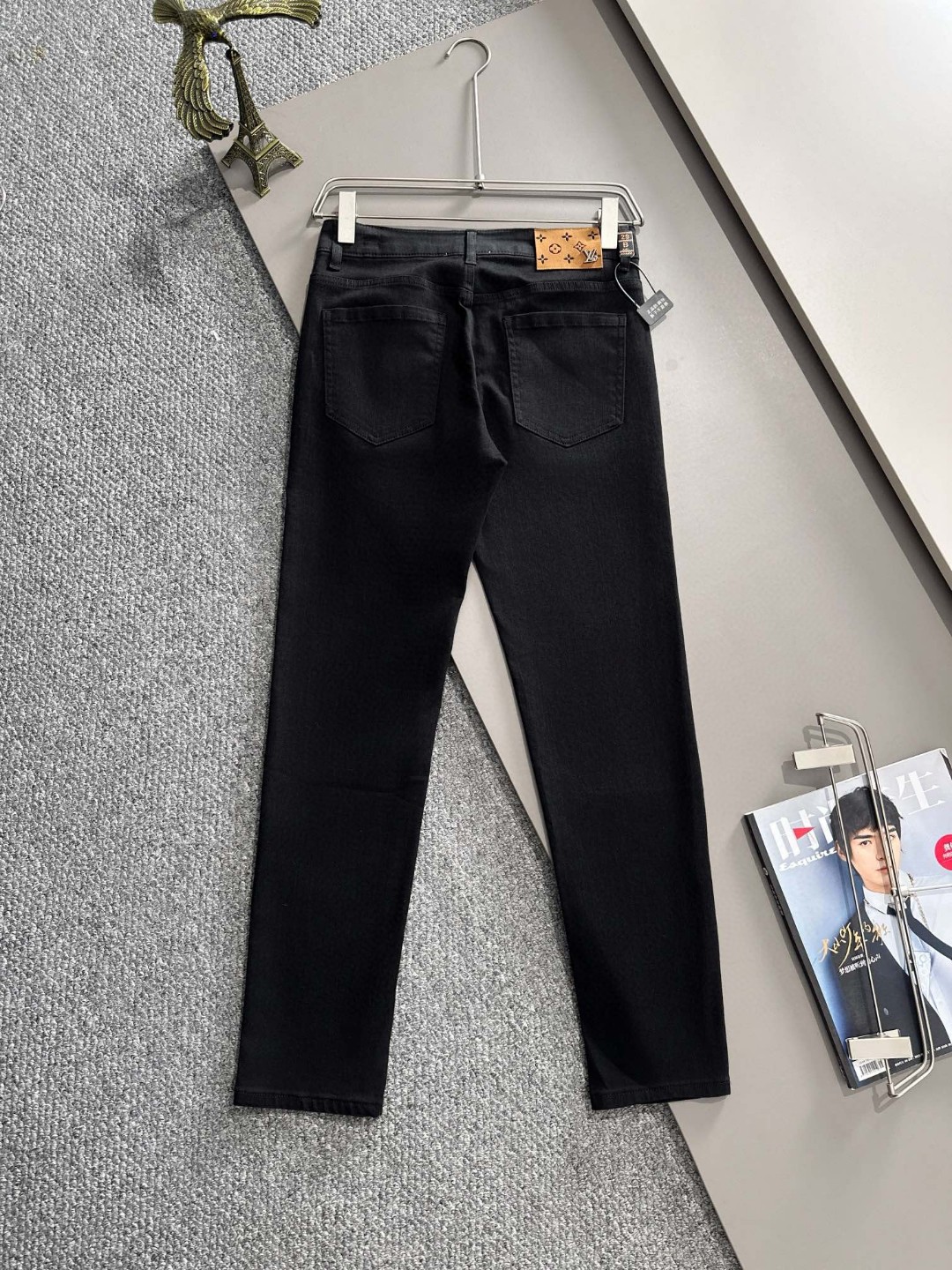 Louis Vuitton LV2026四季款新品修身牛仔裤长裤 采用进口客供日本Denim平纹棉质牛仔面料梭织生产