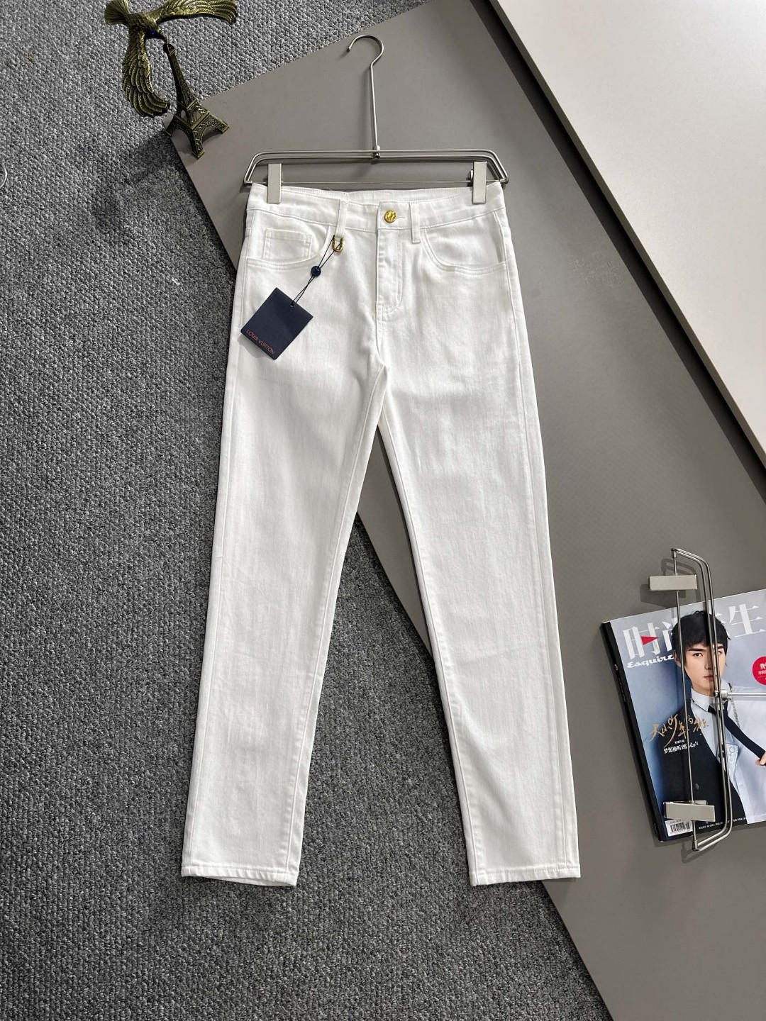 Louis Vuitton LV2026四季款新品烫砖口袋修身牛仔裤长裤 采用进口客供日本Denim平纹棉质牛仔面料梭织生产
