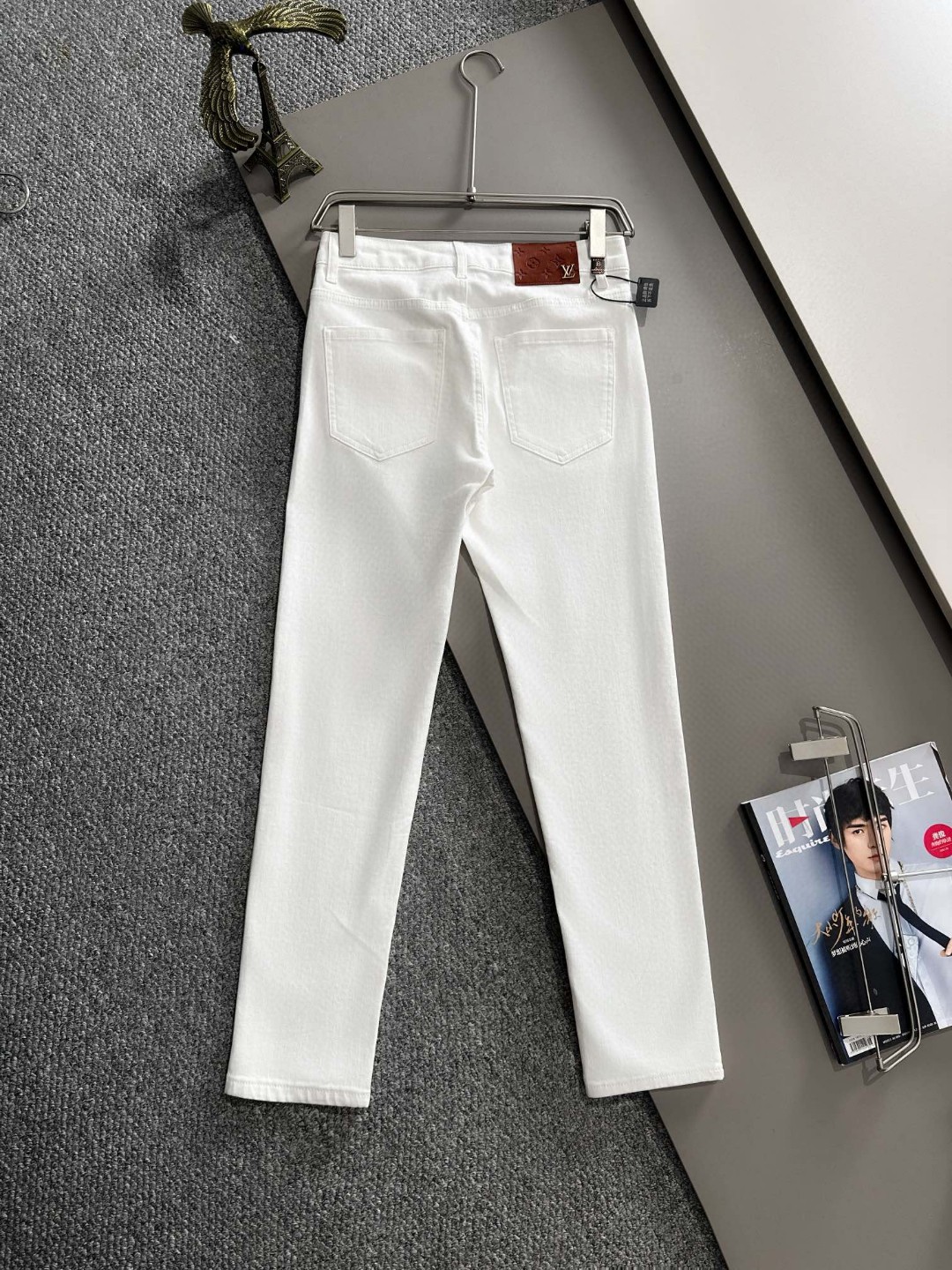 Louis Vuitton LV2026四季款新品烫砖口袋修身牛仔裤长裤 采用进口客供日本Denim平纹棉质牛仔面料梭织生产