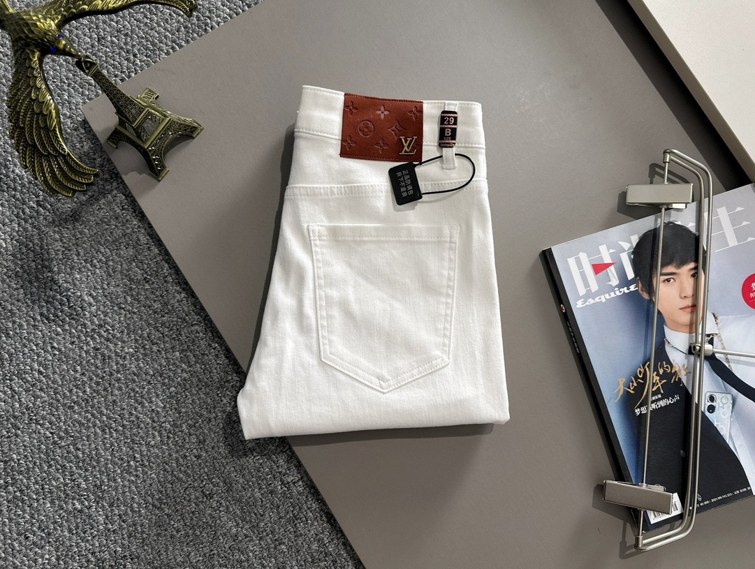 Louis Vuitton LV2026四季款新品烫砖口袋修身牛仔裤长裤 采用进口客供日本Denim平纹棉质牛仔面料梭织生产