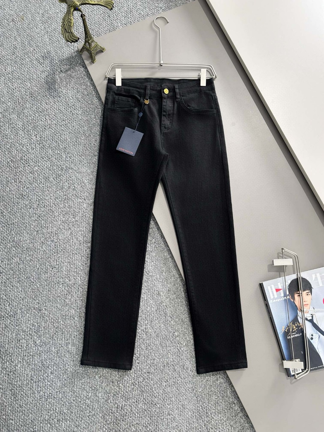 Louis Vuitton LV2026四季款新品烫砖口袋修身牛仔裤长裤 采用进口客供日本Denim平纹棉质牛仔面料梭织生产