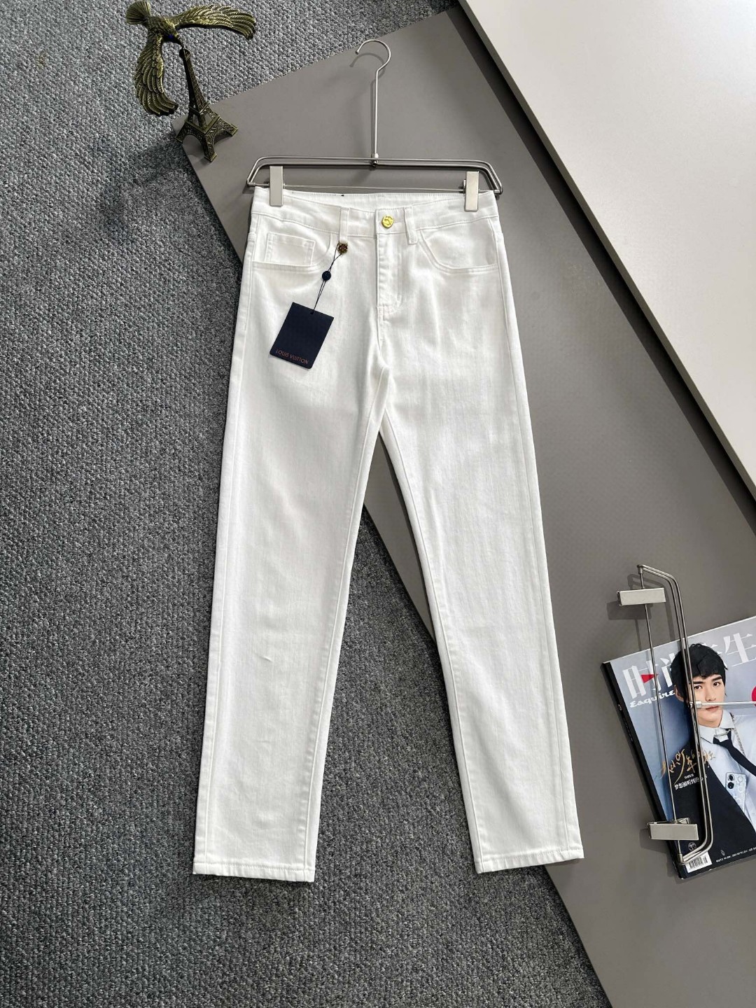 Louis Vuitton LV2026四季款新品烫砖口袋修身牛仔裤长裤 采用进口客供日本Denim平纹棉质牛仔面料梭织生产