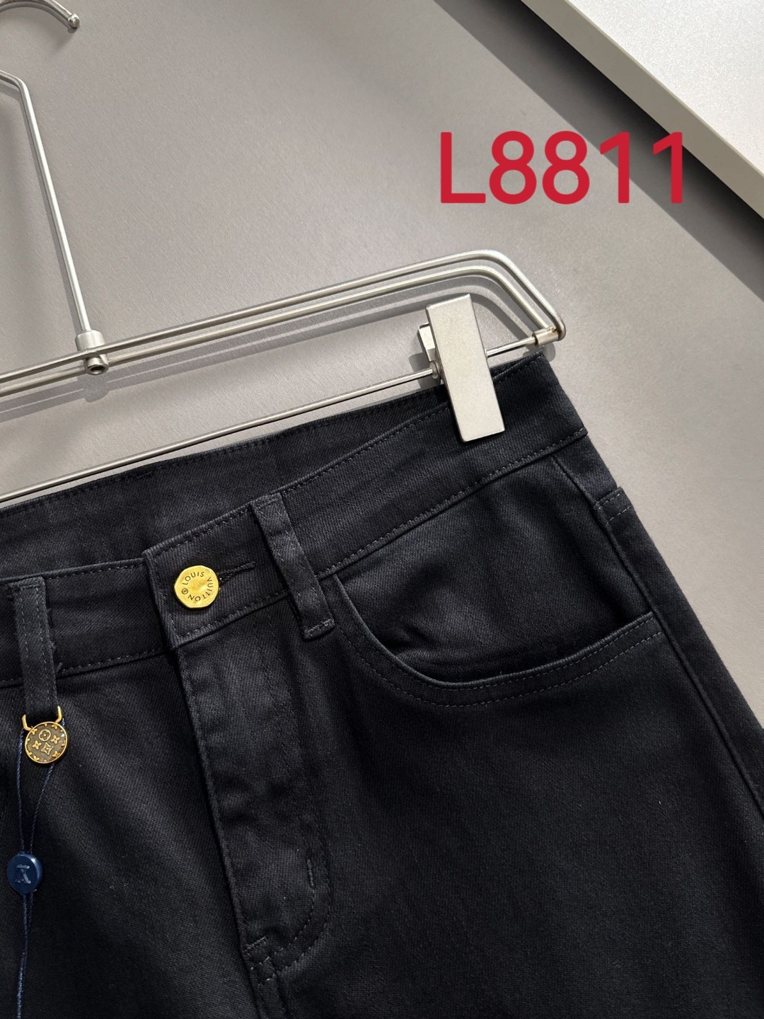 Louis Vuitton LV2025四季款修身牛仔裤长裤 采用进口客供日本Denim平纹棉质牛仔面料梭织生产