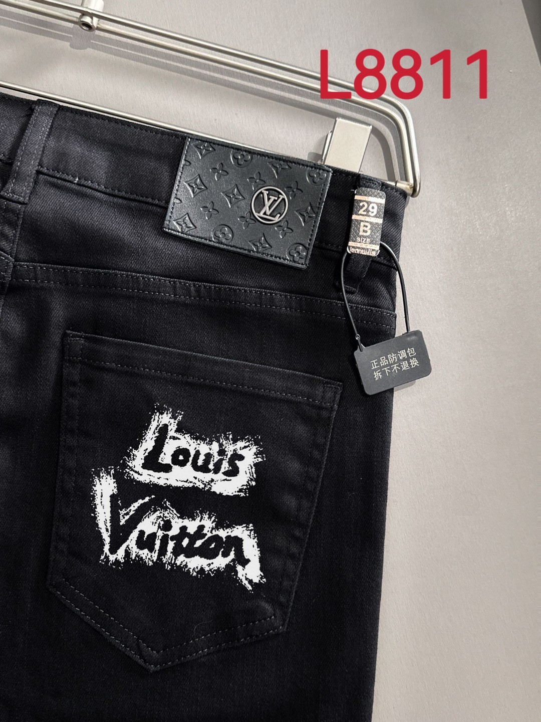 Louis Vuitton LV2024秋冬新品修身牛仔裤长裤 采用进口客供日本Denim平纹棉质牛仔面料梭织生产