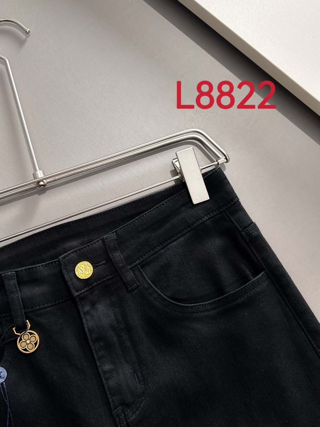 Louis Vuitton LV2025四季款修身牛仔裤长裤 采用进口客供日本Denim平纹棉质牛仔面料梭织生产