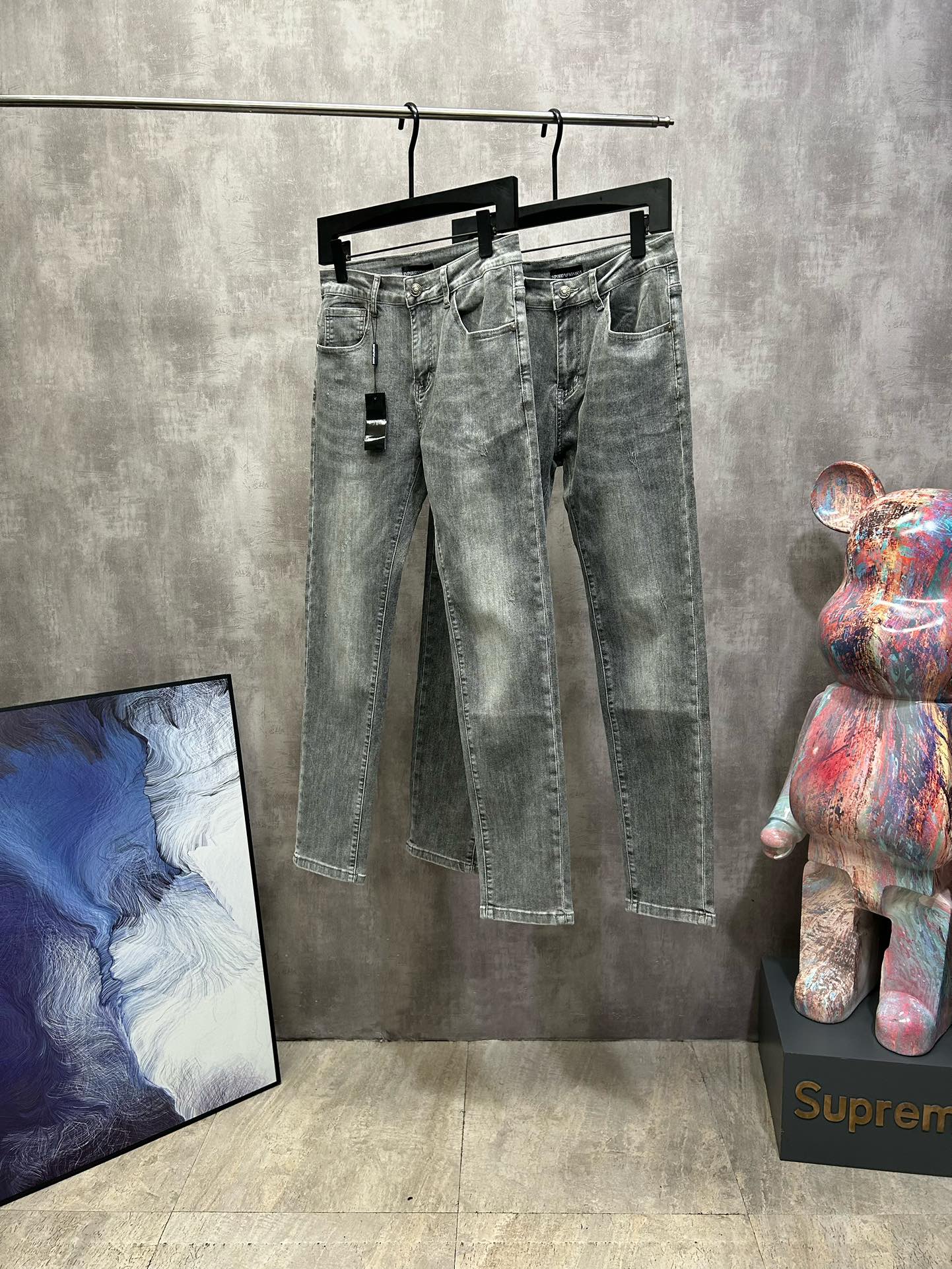 AMANI AMANI Jeans: Classic Style with Advanced Leather Plates and Tailored Fit - 图片 5