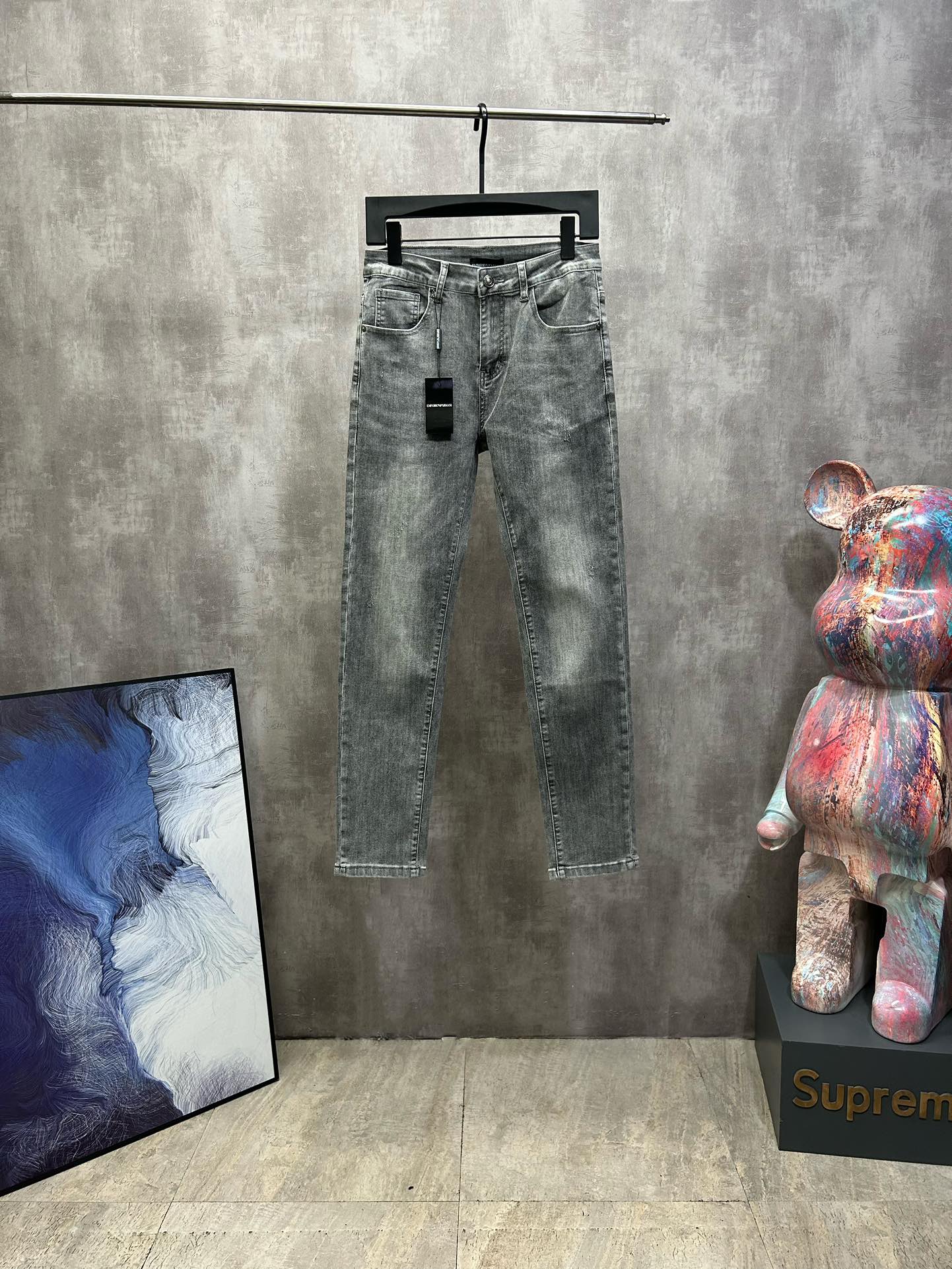 AMANI AMANI Jeans: Classic Style with Advanced Leather Plates and Tailored Fit - 图片 2