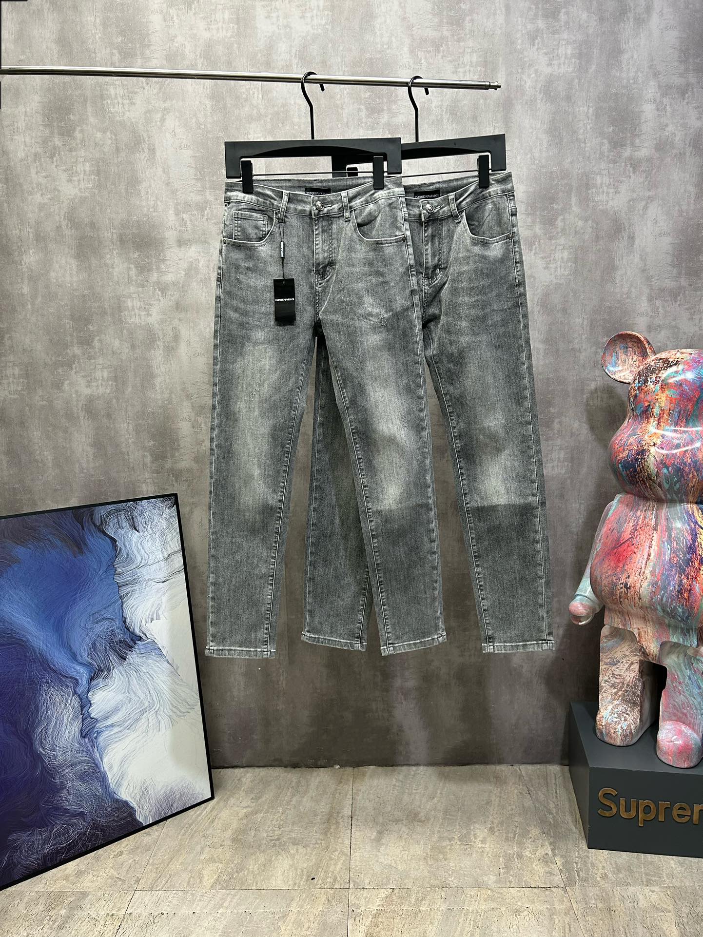 AMANI AMANI Jeans: Classic Style with Advanced Leather Plates and Tailored Fit - 图片 3