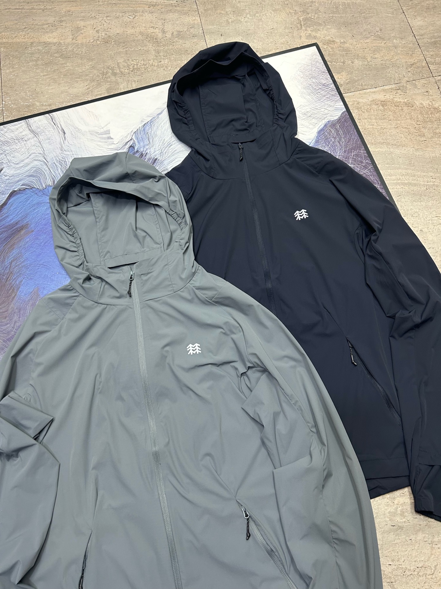 Chaqueta Ligera Cortavientos con Protección Solar para Hombre y Mujer 5 i1747746728370 4476 0 3