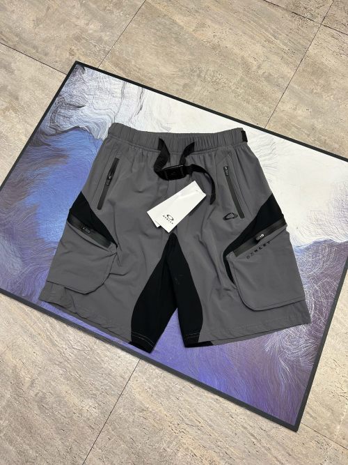 Oakley Men's Cargo Shorts Quick Dry Lightweight Outdoor Athletic Workout Shorts 1 Oakley Men's Cargo Shorts Quick Dry Lightweight Outdoor Athletic Workout Shorts