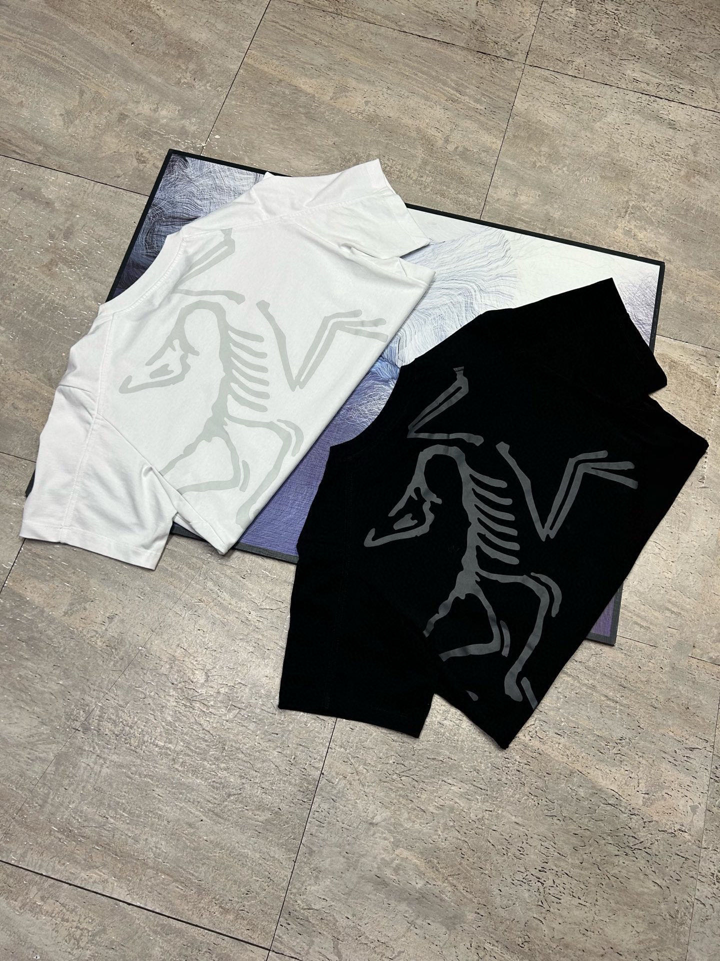 Arc'teryx Men's Classic Logo Short Sleeve T-Shirt - Versatile Comfort