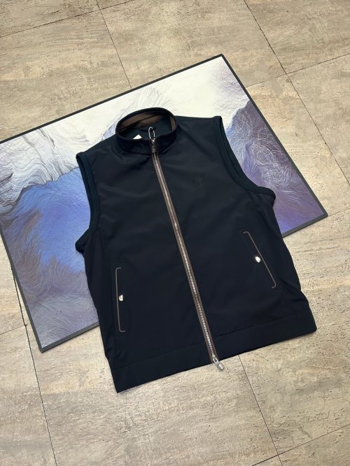 Brunello Cucinelli Stand Collar Vest - High-End Quality, Versatile & Stylish 1 Brunello Cucinelli Stand Collar Vest – High-End Quality, Versatile & Stylish