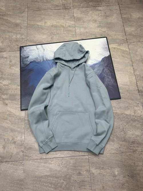 Arc'teryx Emblem Fleece Hoodie: Lightweight Warmth, Casual Style, and Relaxed Fit 1 Arc'teryx Emblem Fleece Hoodie: Lightweight Warmth, Casual Style, and Relaxed Fit