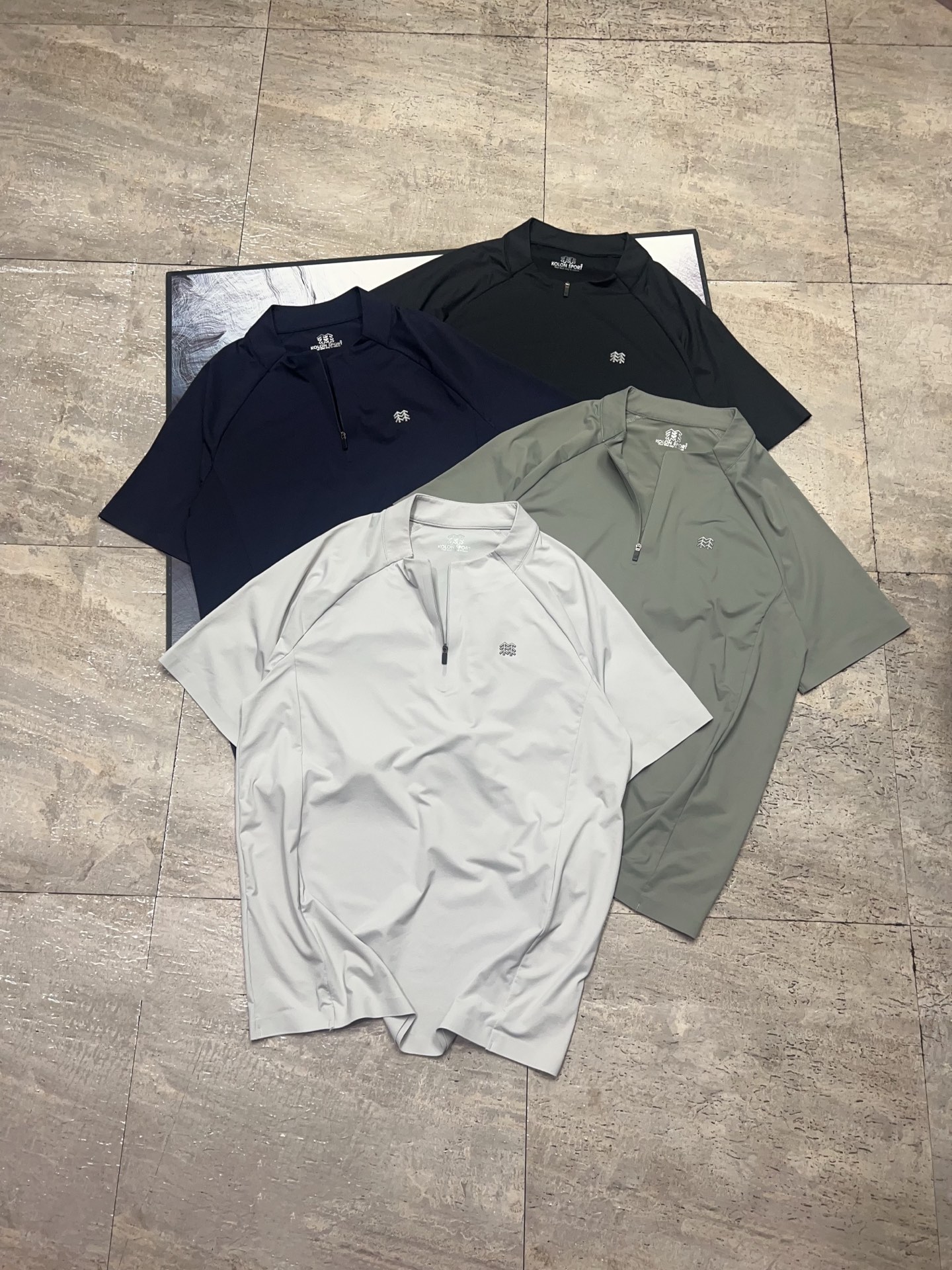 Alternative view of T-Shirt 02858