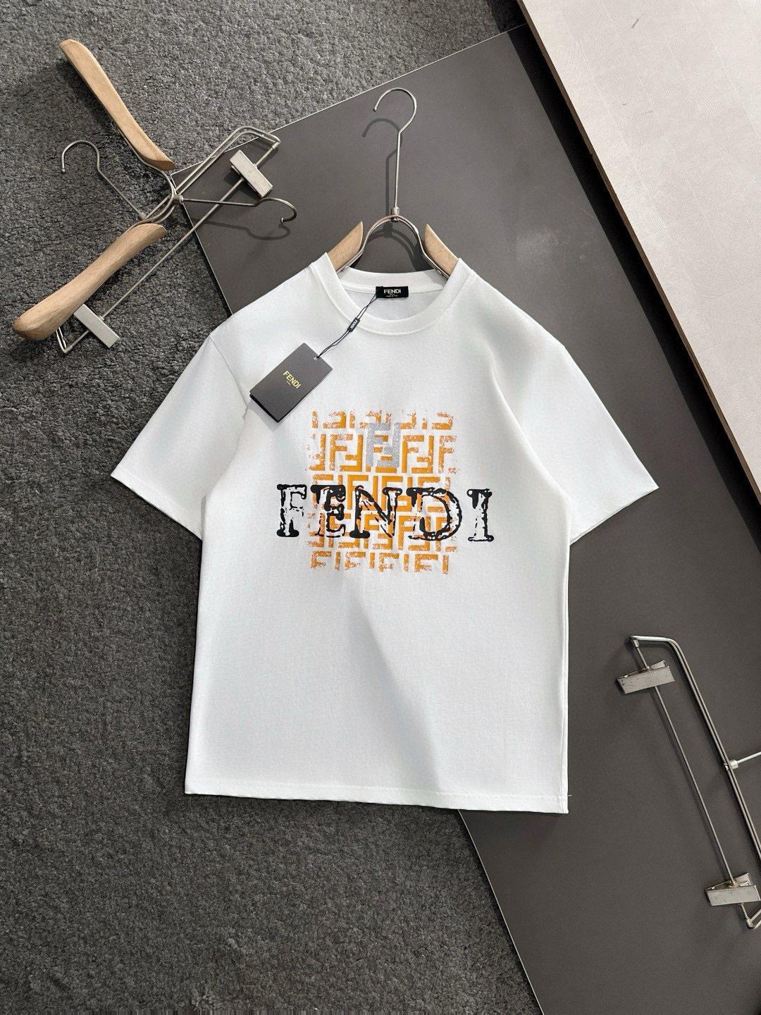 Fendi Camiseta de Algodón con Estampado para Hombre, Diseño Exclusivo