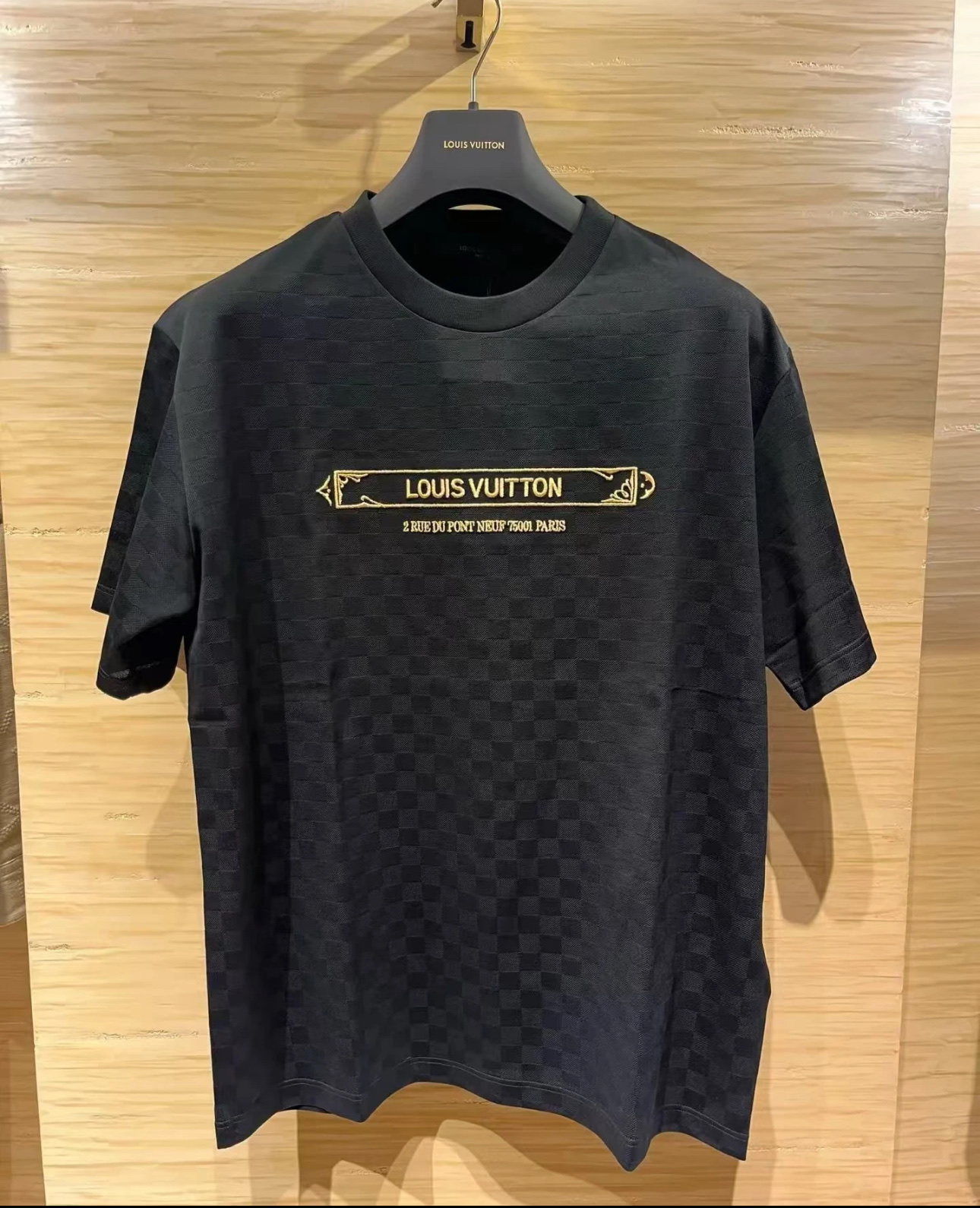 Louis Vuitton Crew Neck T-Shirt: Stylish & Comfortable Cotton Tee for Men 3 i1745726742434 7340 0 1