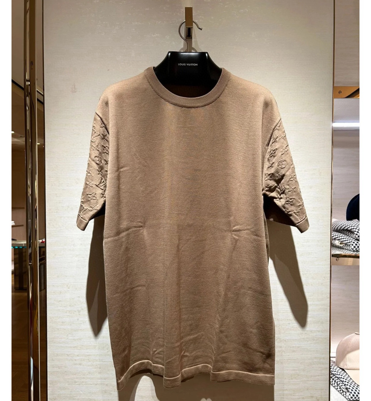 Louis Vuitton Crew Neck T-Shirt Short Sleeve Cotton Casual Tops Tees 4 i1746509143683 5064 0 2