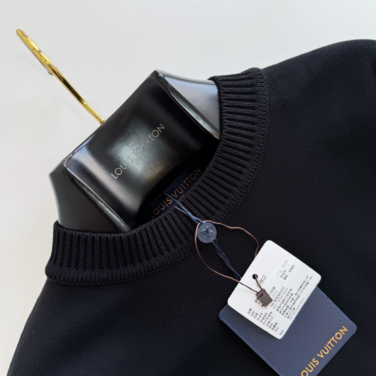 Louis Vuitton Crew Neck T-Shirt - Short Sleeve Tee with Logo Detail 5 i1749278011590 1426 0 4