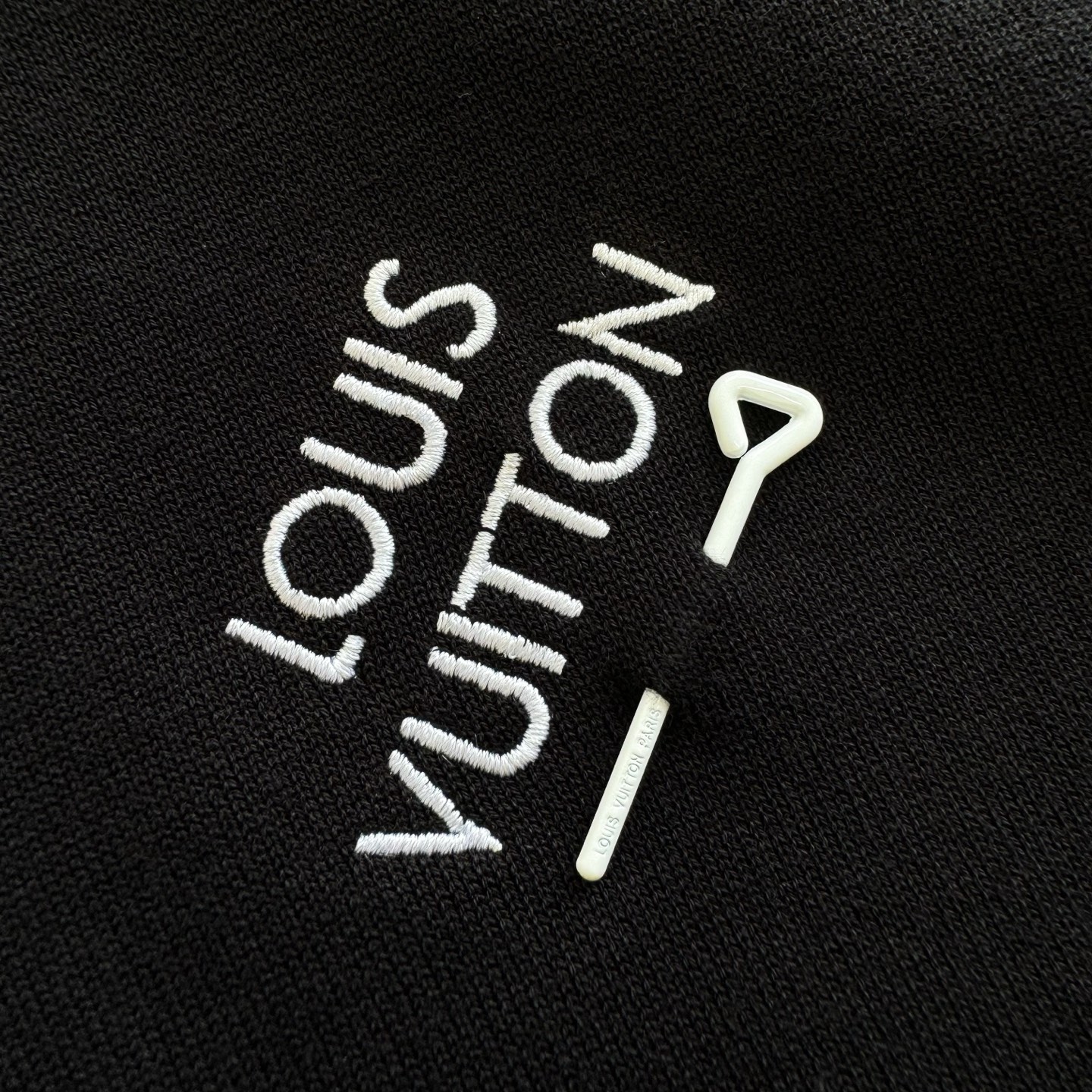 Louis Vuitton Crew Neck T-Shirt - Short Sleeve Tee with Logo Detail 7 i1749278012237 7654 0 6