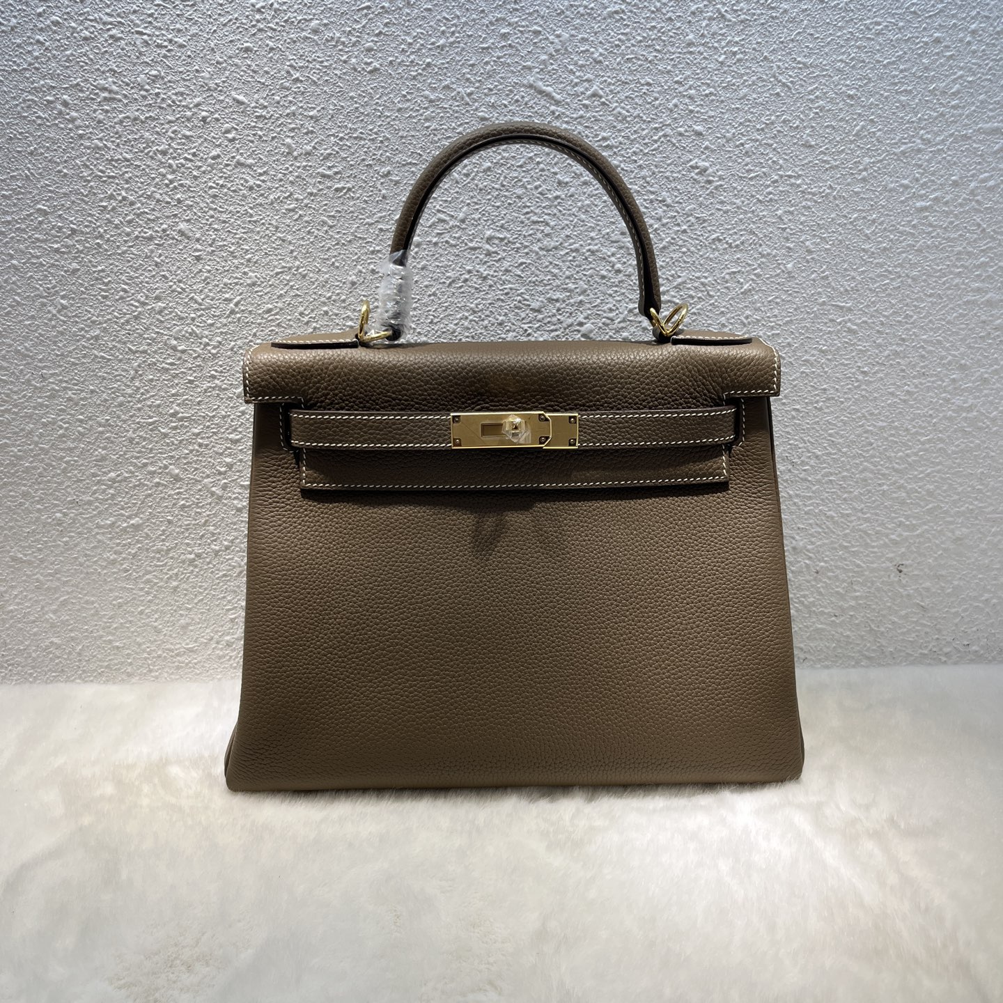 NO:699675,Kelly Kelly 25/28cm original imported Togo leather [elephant gray] gold and silver buckle counter synchronization handmade wax thread sewing pure steel hardware in stock, Hermes, Hermes,19860909Kelly 凯莉 25/28cm 原厂进口Togo皮【大象灰】金银扣 专柜同步 手工蜡线缝制 纯钢五金 现货,爱马仕,hermes,Hermes,,Bag