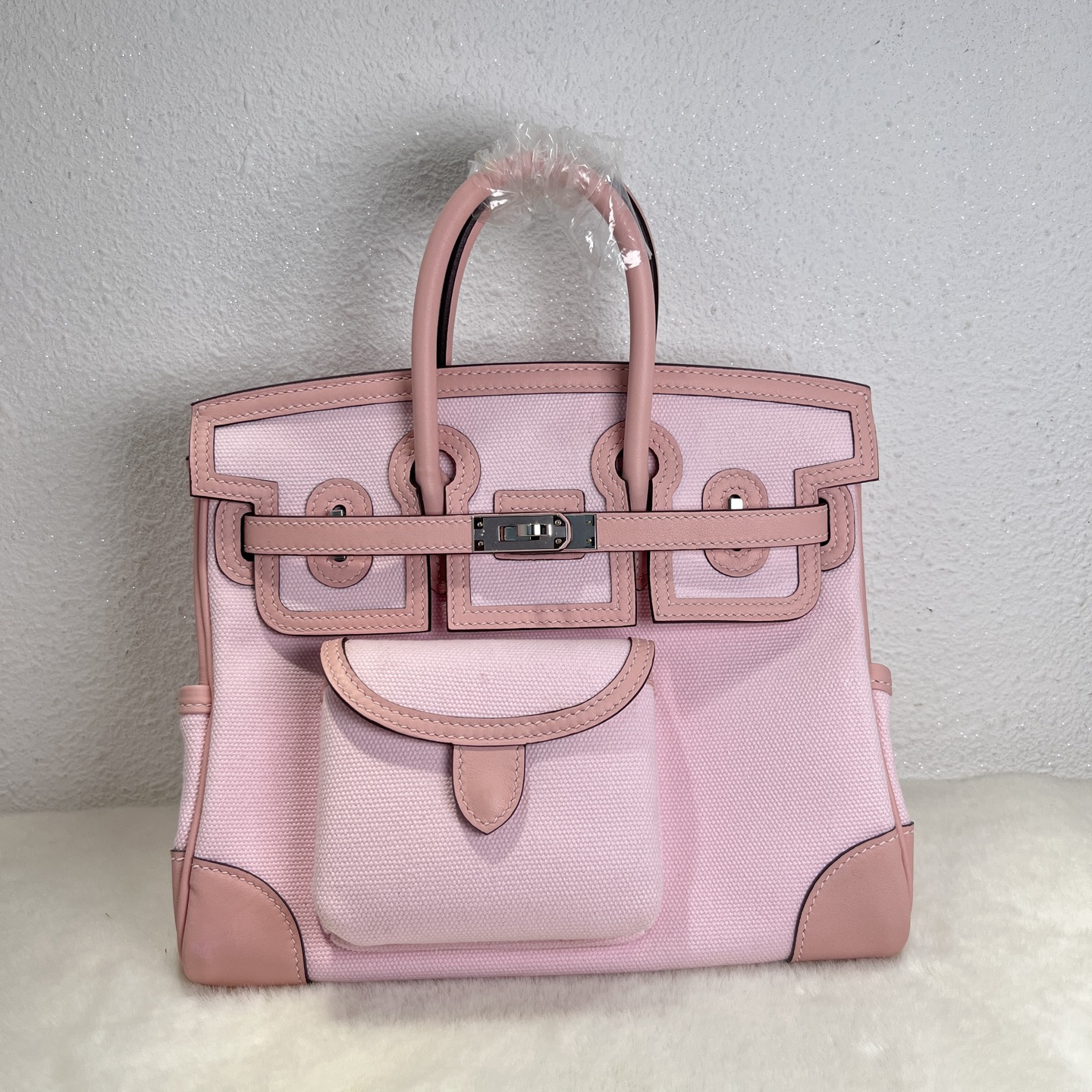 NO:698976,New product Birkin Cargo canvas platinum bag 25cm imported Swift leather canvas [pink] silver buckle commuter casual bag unisex model limited edition counter synchronization fully handmade beeswax thread sewing pure steel hardware in stock, Hermes, hermes, stuart weitzman, Hermes,19860909新品 Birkin Cargo 帆布铂金包 25cm 原厂进口Swift皮拼帆布【粉色】银扣 通勤休闲包 男女通用款 限量版 专柜同步 全手工蜜蜡线缝制 纯钢五金 现货,爱马仕,hermes,stuart weitzman,Hermes,,Bag