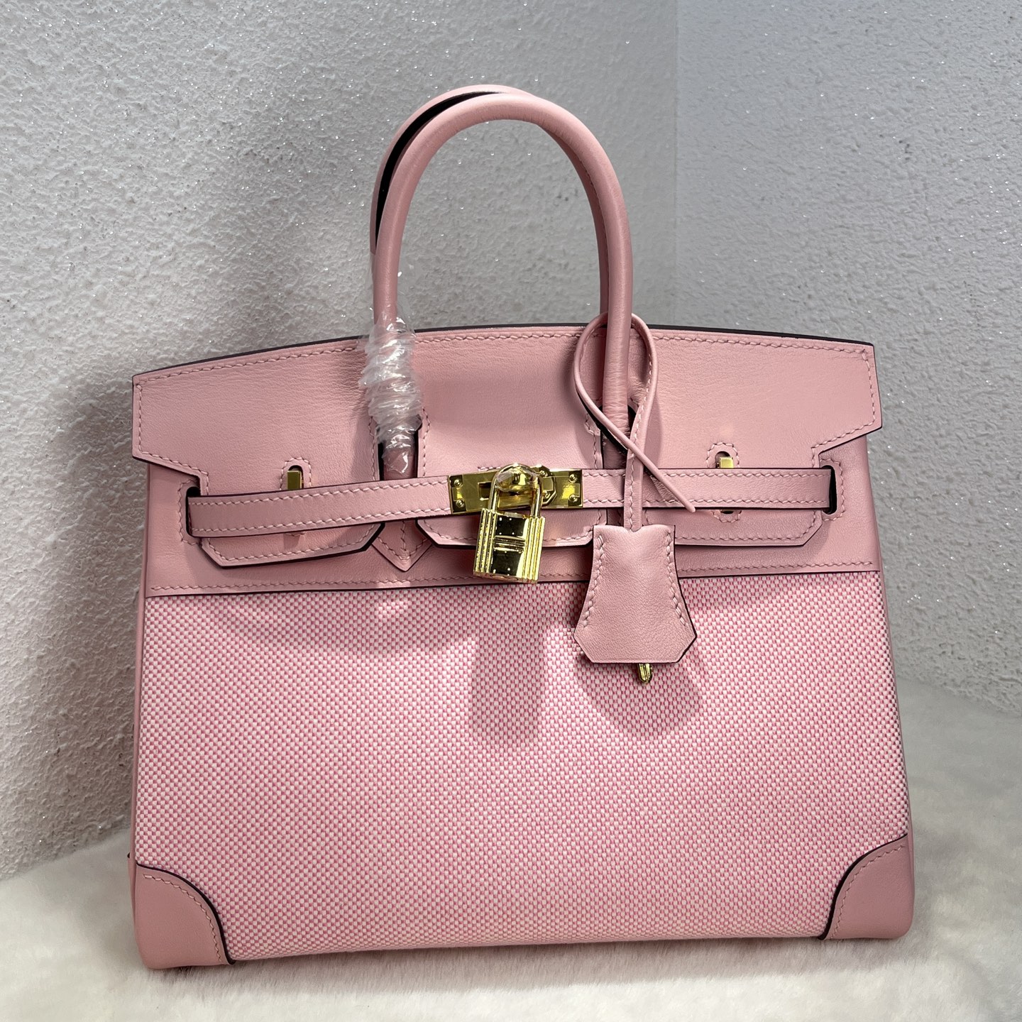 NO:699559,Birkin 25# cherry blossom pink Swift/Viking canvas, waxed thread semi-hand sewing, hand-made copper nails, all-steel hardware, gold buckle, in stock, Hermes, hermes, stuart weitzman, Hermes,19860909Birkin 25#樱花粉 Swift/Viking帆布 蜡线半手缝 手打铜钉 全钢五金 金扣 现货,爱马仕,hermes,stuart weitzman,Hermes,,Bag