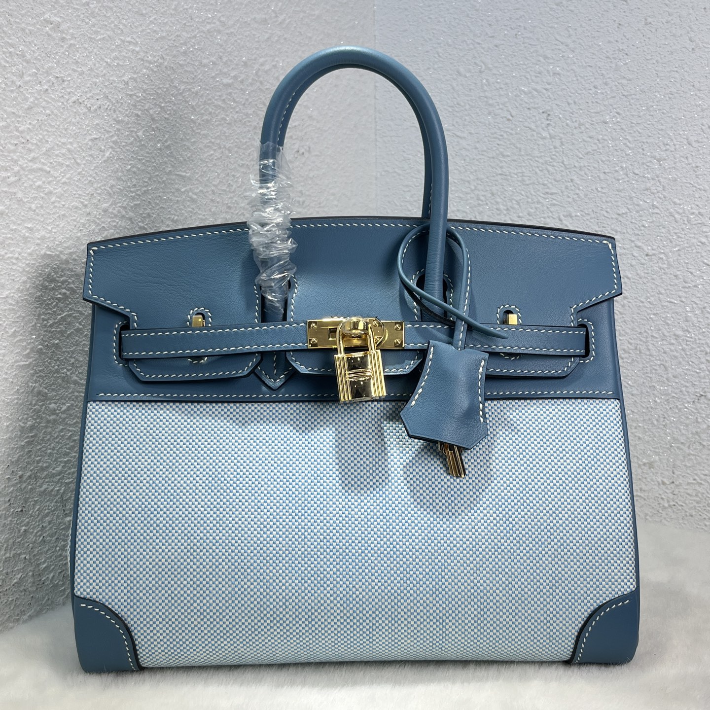 NO:699545,Birkin 25# denim blue Swift/Viking canvas, waxed thread semi-hand sewing, hand-made copper nails, all-steel hardware, gold buckle, in stock, Hermes, hermes, stuart weitzman, Hermes,19860909Birkin 25#牛仔蓝 Swift/Viking帆布 蜡线半手缝 手打铜钉 全钢五金 金扣 现货,爱马仕,hermes,stuart weitzman,Hermes,,Bag