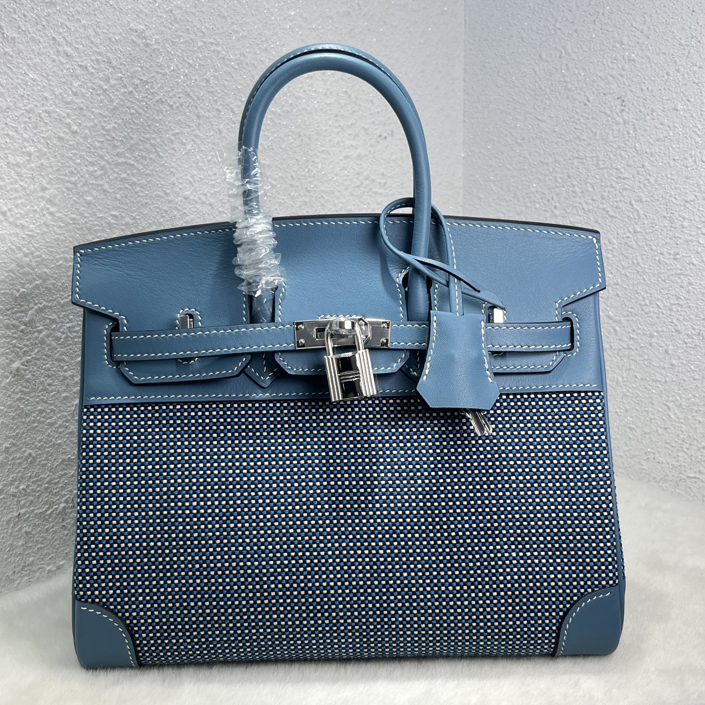 NO:699561,Birkin 25# denim blue waffle Swift/Viking canvas waxed thread semi-hand sewing hand-made copper nails all-steel hardware silver buckle in stock, Hermes, hermes, stuart weitzman, Hermes,19860909Birkin 25#牛仔蓝华夫格 Swift/Viking帆布 蜡线半手缝 手打铜钉 全钢五金 银扣 现货,爱马仕,hermes,stuart weitzman,Hermes,,Bag
