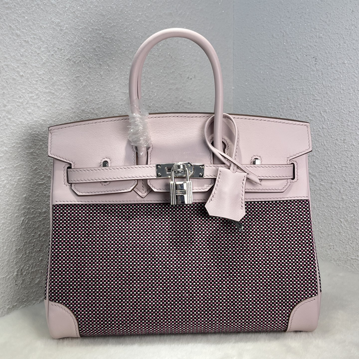 NO:699535,Birkin 25# waffle fantasy pink and purple Swift/Viking canvas, waxed thread semi-hand sewing, hand-made copper nails, all-steel hardware, silver buckle, in stock, Hermes, hermes, stuart weitzman, Hermes,19860909Birkin 25#华夫格梦幻粉紫 Swift/Viking帆布 蜡线半手缝 手打铜钉 全钢五金 银扣 现货,爱马仕,hermes,stuart weitzman,Hermes,,Bag