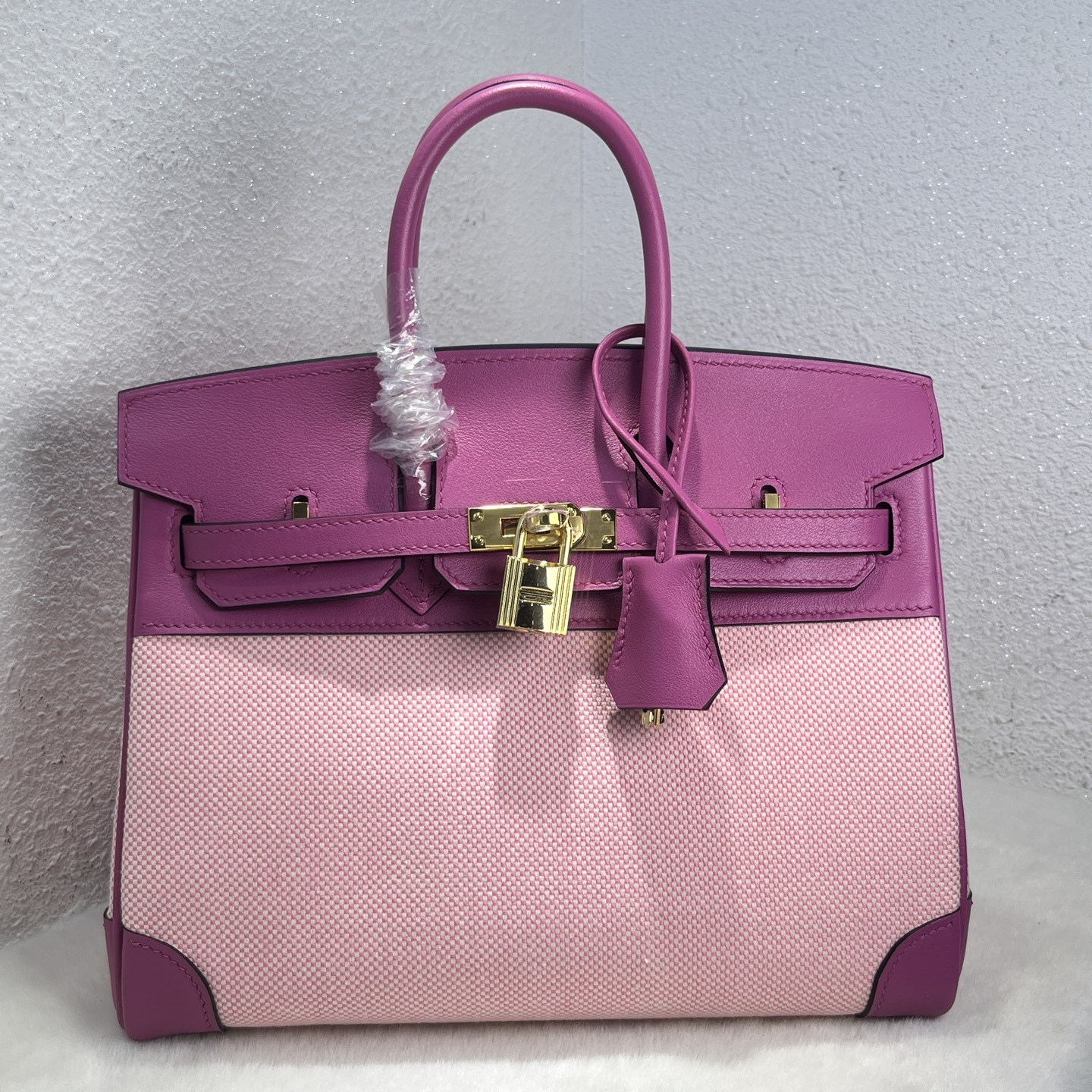 NO:699526,Birkin 25# magnolia pink Swift/Viking canvas, waxed thread semi-hand sewing, hand-made copper nails, all-steel hardware, gold buckle, in stock, Hermes, hermes, stuart weitzman, Hermes,19860909Birkin 25#玉兰粉 Swift/Viking帆布 蜡线半手缝 手打铜钉 全钢五金 金扣 现货,爱马仕,hermes,stuart weitzman,Hermes,,Bag