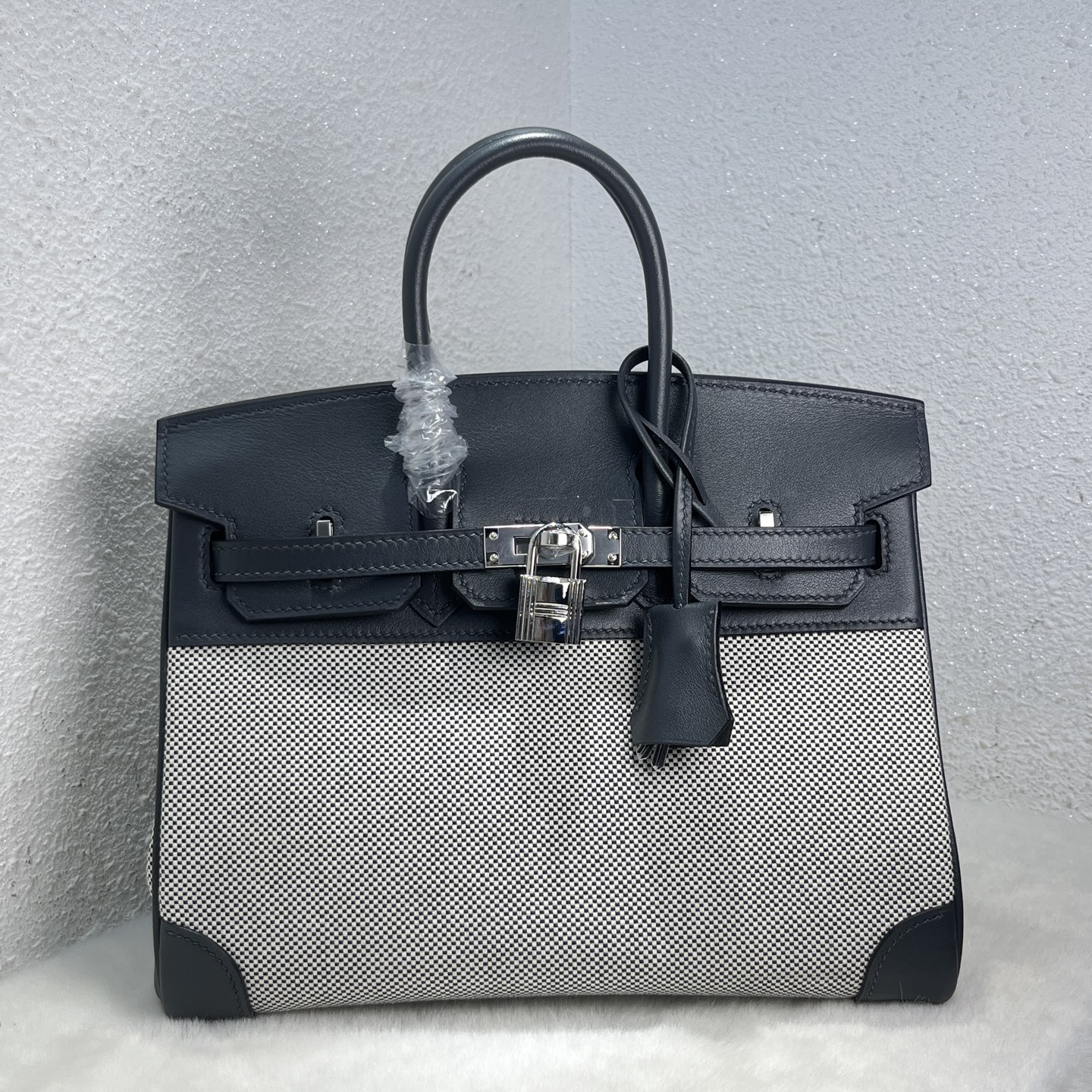 NO:699531,Birkin 25# graphite gray Swift/Viking canvas, waxed thread semi-hand sewing, hand-made copper nails, all-steel hardware, silver buckle, in stock, Hermes, hermes, stuart weitzman, Hermes,19860909Birkin 25#石墨灰 Swift/Viking帆布 蜡线半手缝 手打铜钉 全钢五金 银扣 现货,爱马仕,hermes,stuart weitzman,Hermes,,Bag