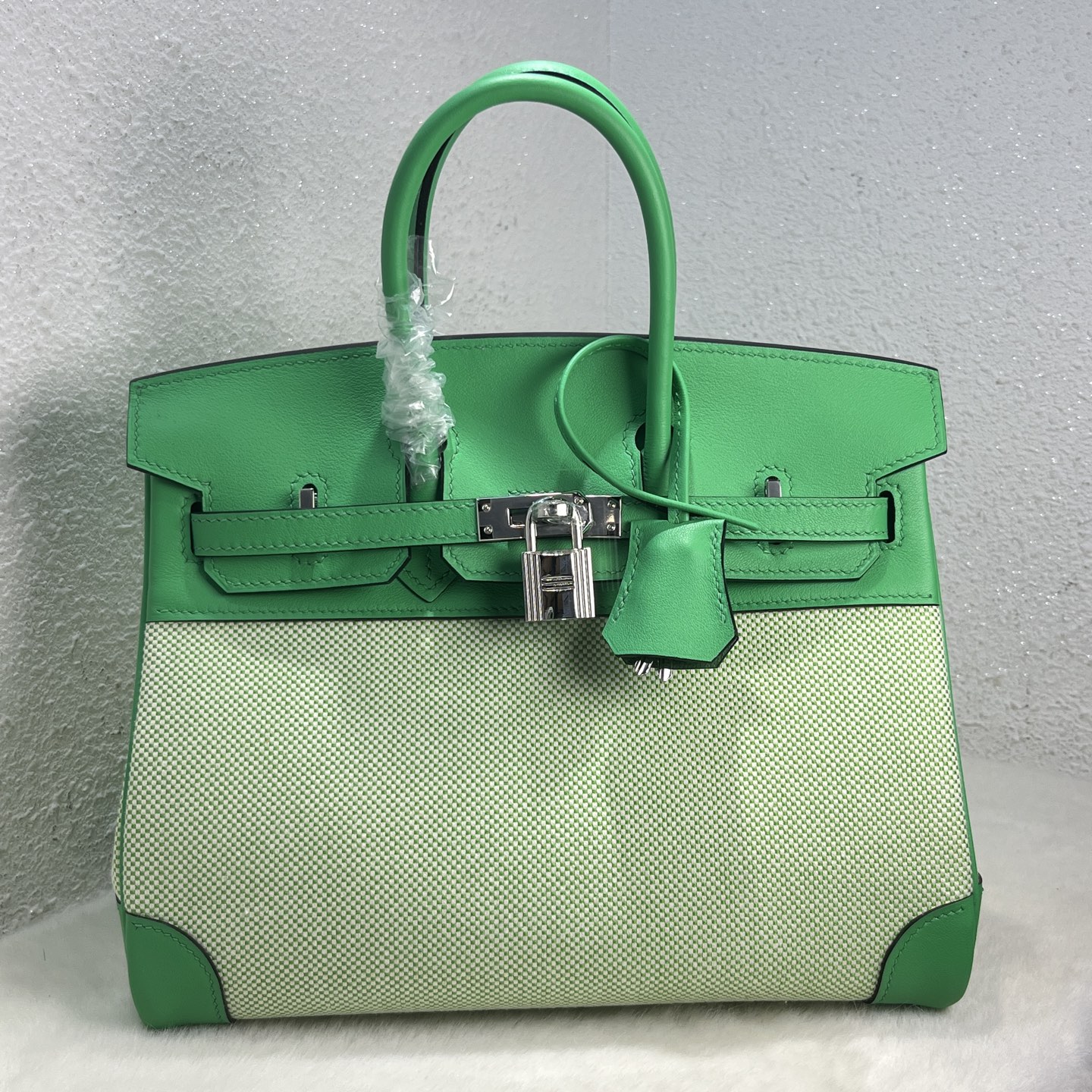 NO:699536,Birkin 25# comic green Swift/Viking canvas, waxed thread semi-hand sewing, hand-made copper nails, all-steel hardware, silver buckle, in stock, Hermes, hermes, stuart weitzman, Hermes,19860909Birkin 25#漫画绿 Swift/Viking帆布 蜡线半手缝 手打铜钉 全钢五金 银扣 现货,爱马仕,hermes,stuart weitzman,Hermes,,Bag