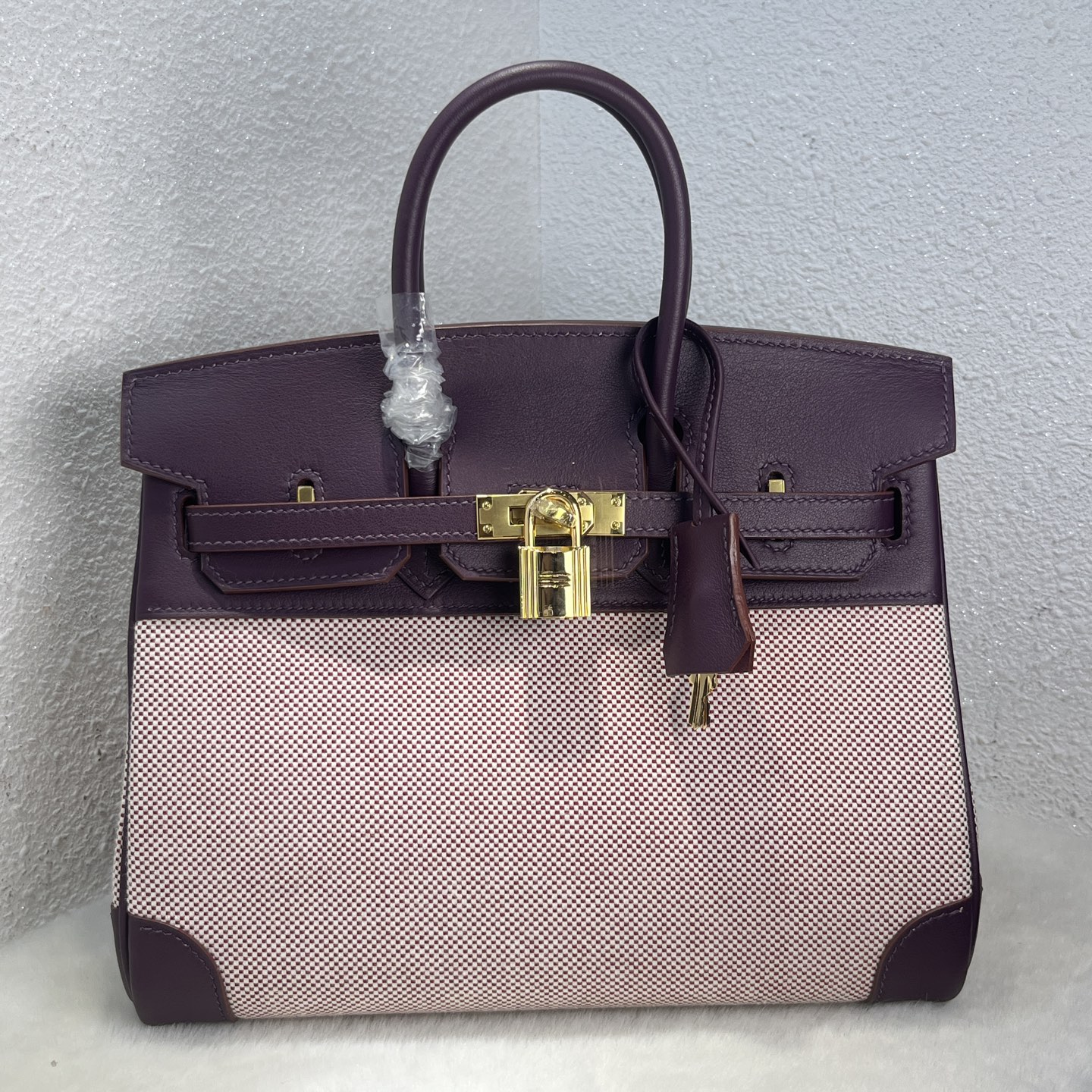 NO:699527,Birkin 25# grape purple Swift/Viking canvas, waxed thread semi-hand sewing, hand-made copper nails, all-steel hardware, gold buckle, in stock, Hermes, hermes, stuart weitzman, Hermes,19860909Birkin 25#葡萄紫 Swift/Viking帆布 蜡线半手缝 手打铜钉 全钢五金 金扣 现货,爱马仕,hermes,stuart weitzman,Hermes,,Bag
