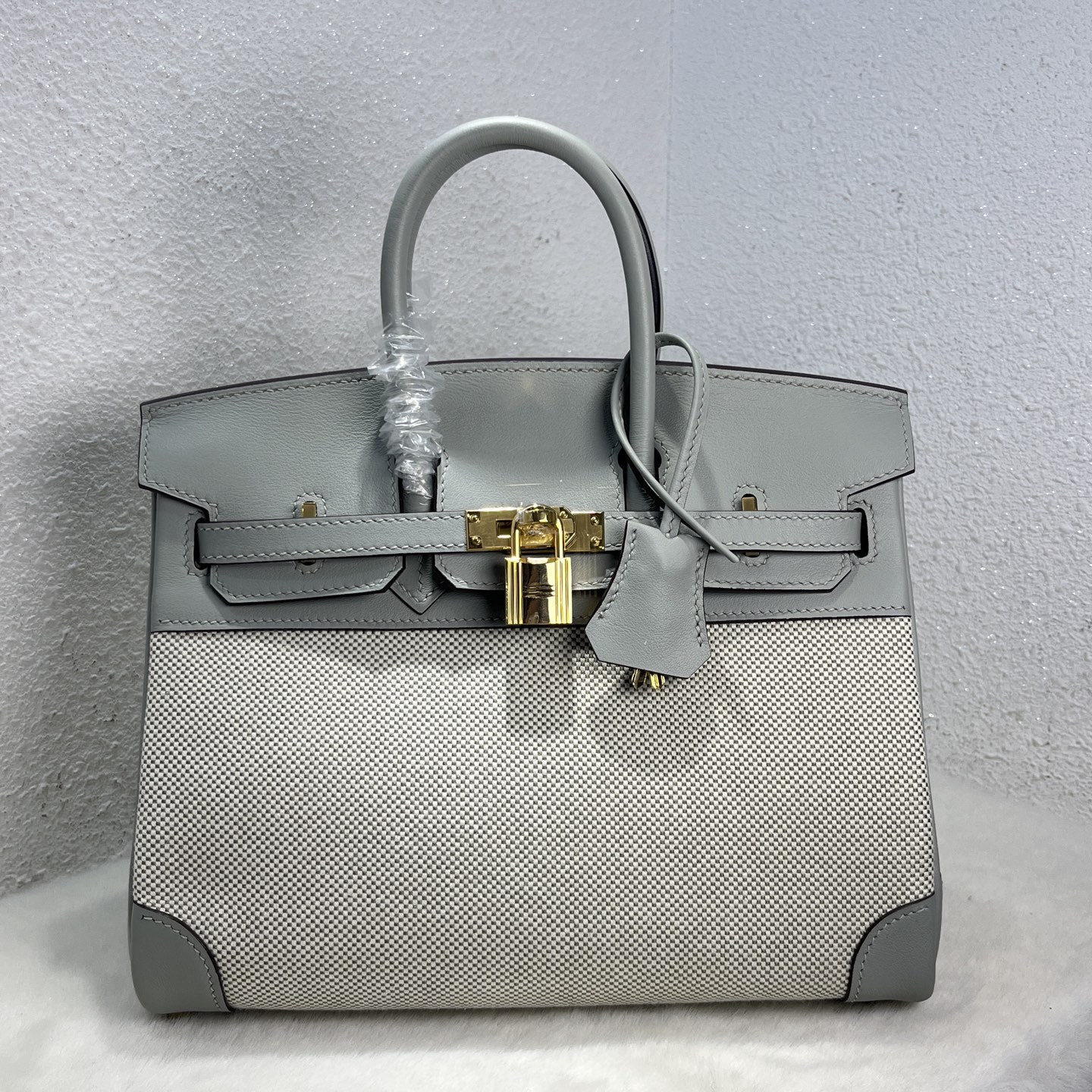 NO:699530,Birkin 25# pearl gray Swift/Viking canvas, waxed thread semi-hand sewing, hand-made copper nails, all-steel hardware, gold buckle, in stock, Hermes, hermes, stuart weitzman, Hermes,19860909Birkin 25#珍珠灰 Swift/Viking帆布 蜡线半手缝 手打铜钉 全钢五金 金扣 现货,爱马仕,hermes,stuart weitzman,Hermes,,Bag