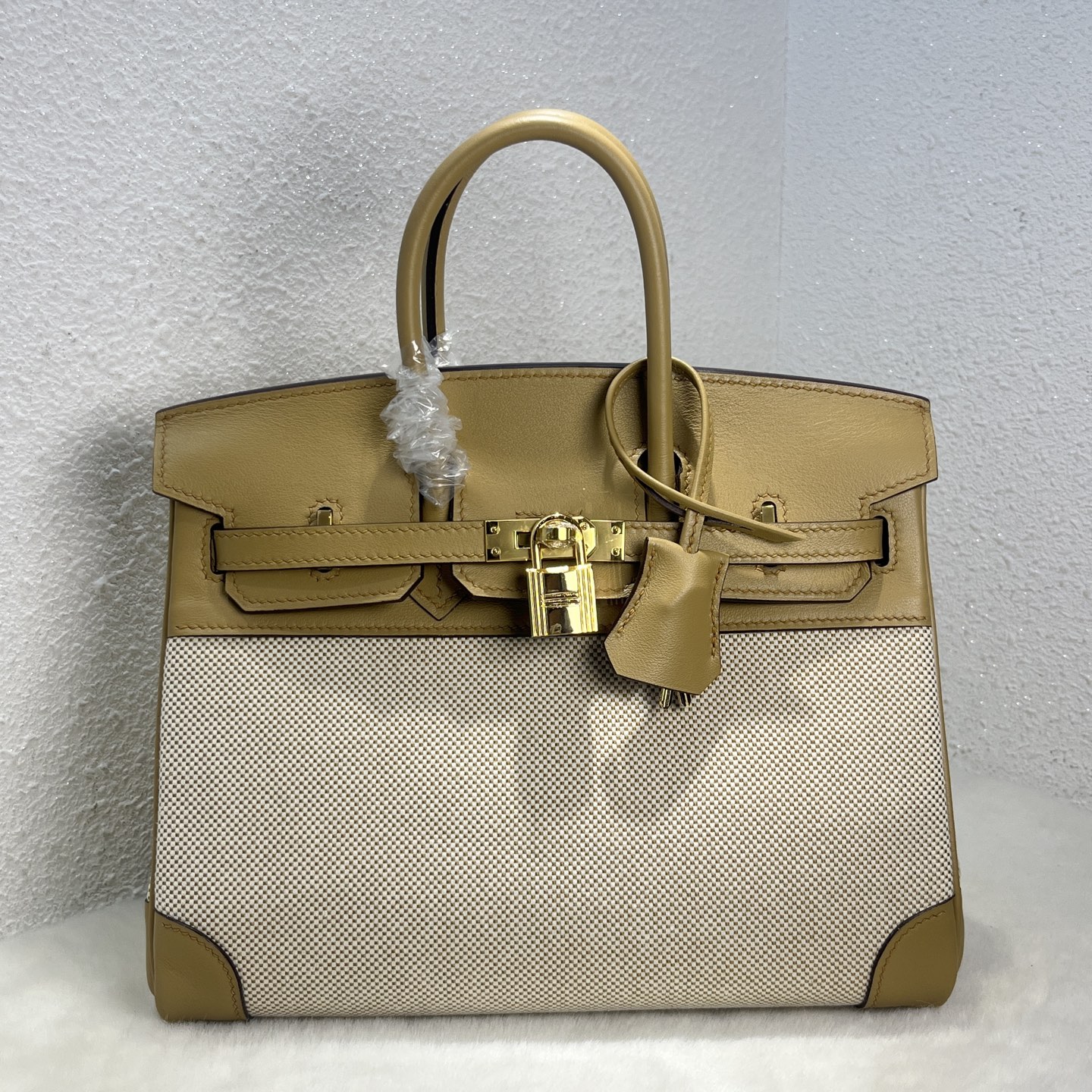 NO:699503,Birkin 25# biscuit color Swift/Viking canvas, waxed thread semi-hand sewing, hand-made copper nails, all-steel hardware, gold buckle, in stock, Hermes, hermes, stuart weitzman, Hermes,19860909Birkin 25#饼干色 Swift/Viking帆布 蜡线半手缝 手打铜钉 全钢五金 金扣 现货,爱马仕,hermes,stuart weitzman,Hermes,,Bag