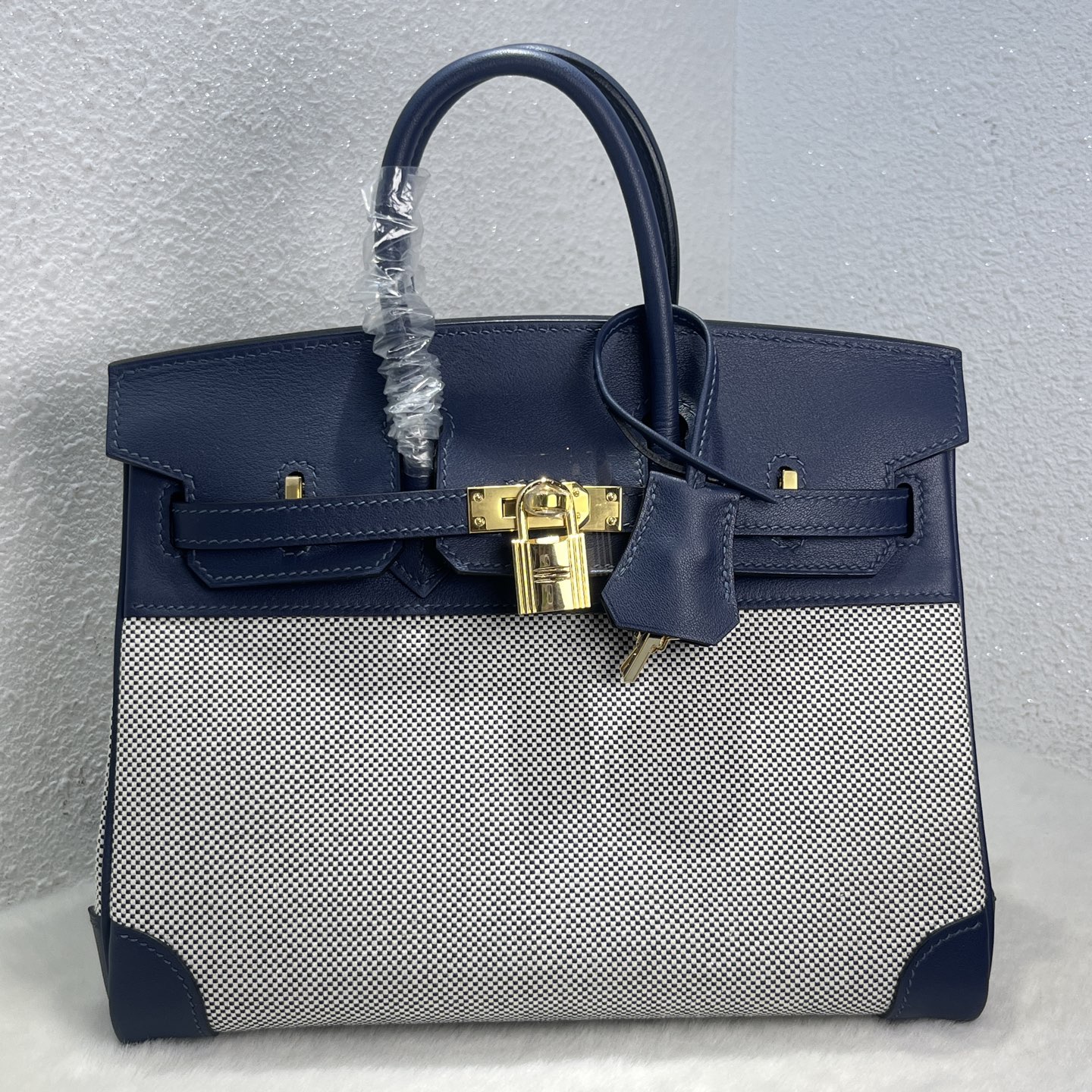 NO:699493,Birkin 25# midnight blue Swift/Viking canvas, waxed thread semi-hand sewing, hand-made copper nails, all-steel hardware, gold buckle, in stock, Hermes, hermes, stuart weitzman, Hermes,19860909Birkin 25#午夜蓝 Swift/Viking帆布 蜡线半手缝 手打铜钉 全钢五金 金扣 现货,爱马仕,hermes,stuart weitzman,Hermes,,Bag