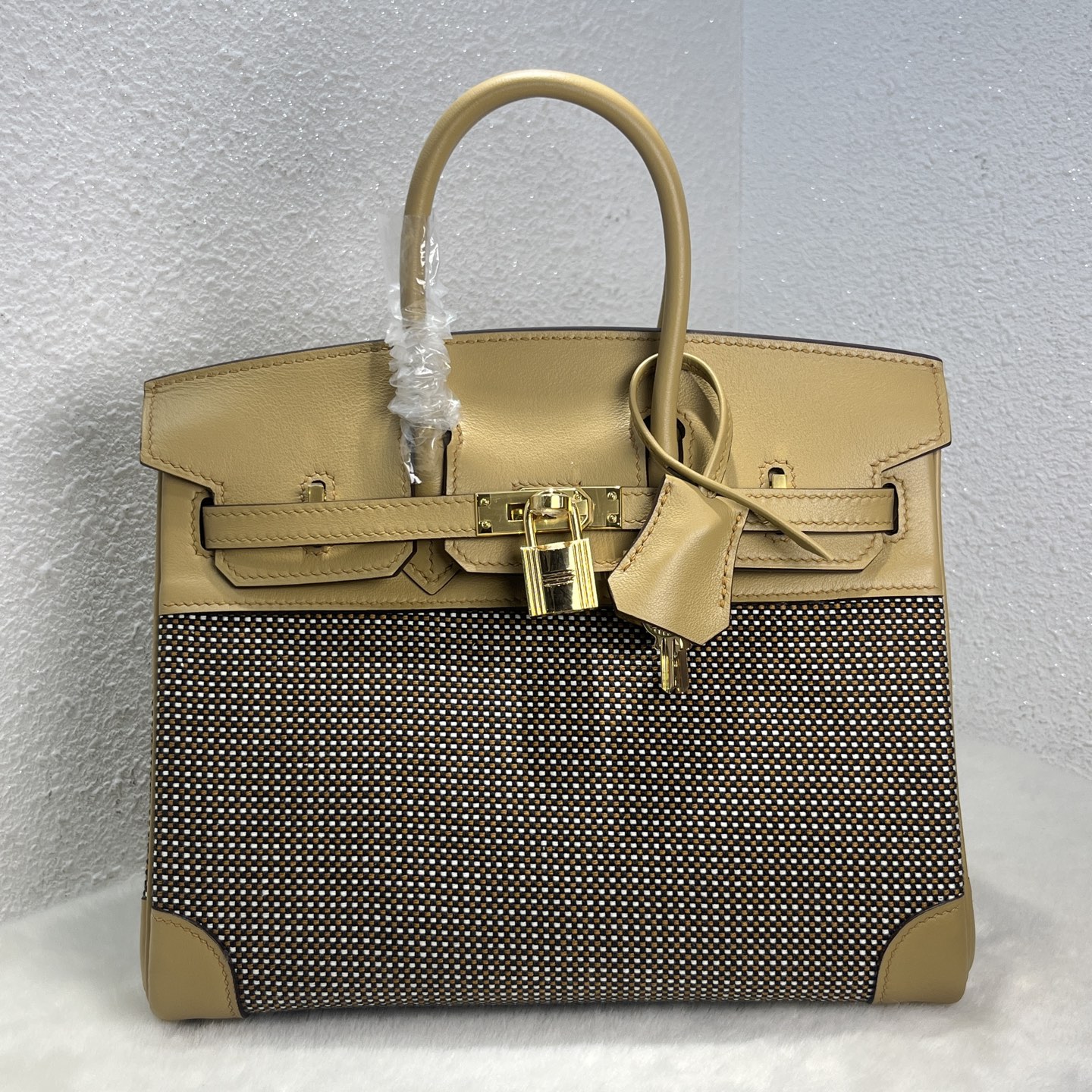 NO:699500,Birkin 25# biscuit color waffle Swift/Viking canvas, waxed thread semi-hand sewing, hand-made copper nails, all-steel hardware, gold buckle, in stock, Hermes, hermes, stuart weitzman, Hermes,19860909Birkin 25#饼干色华夫格 Swift/Viking帆布 蜡线半手缝 手打铜钉 全钢五金 金扣 现货,爱马仕,hermes,stuart weitzman,Hermes,,Bag