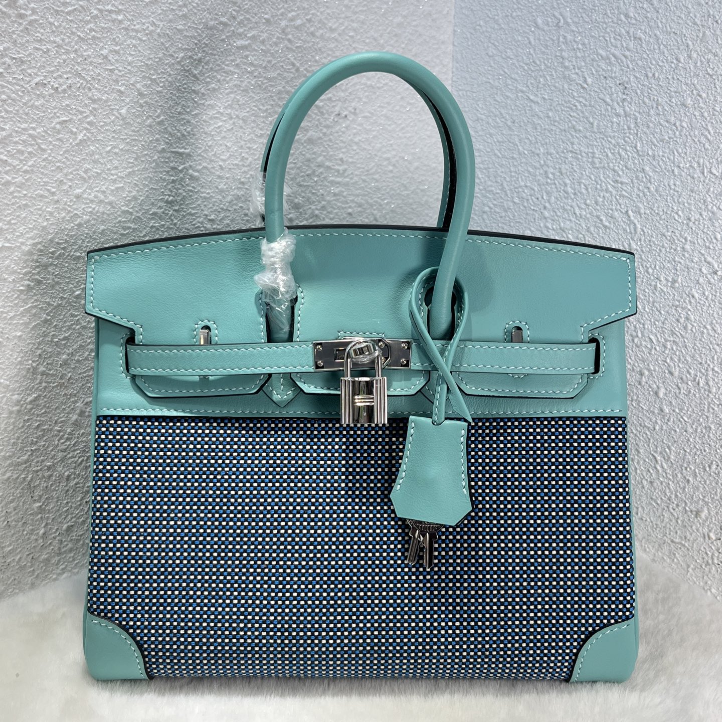 NO:699042,New Birkin second-hand bag 25cm imported Swift leather with waffle canvas [macaron blue] silver buckle hand-nailed limited edition counter synchronization hand-waxed sewing pure steel hardware in stock, Hermes, hermes, stuart weitzman, Hermes,19860909新品 Birkin 中古包 25cm 进口Swift皮拼华夫格帆布【马卡龙蓝】银扣 手工钉 限量版 专柜同步 手工蜡线缝制 纯钢五金 现货,爱马仕,hermes,stuart weitzman,Hermes,,Bag