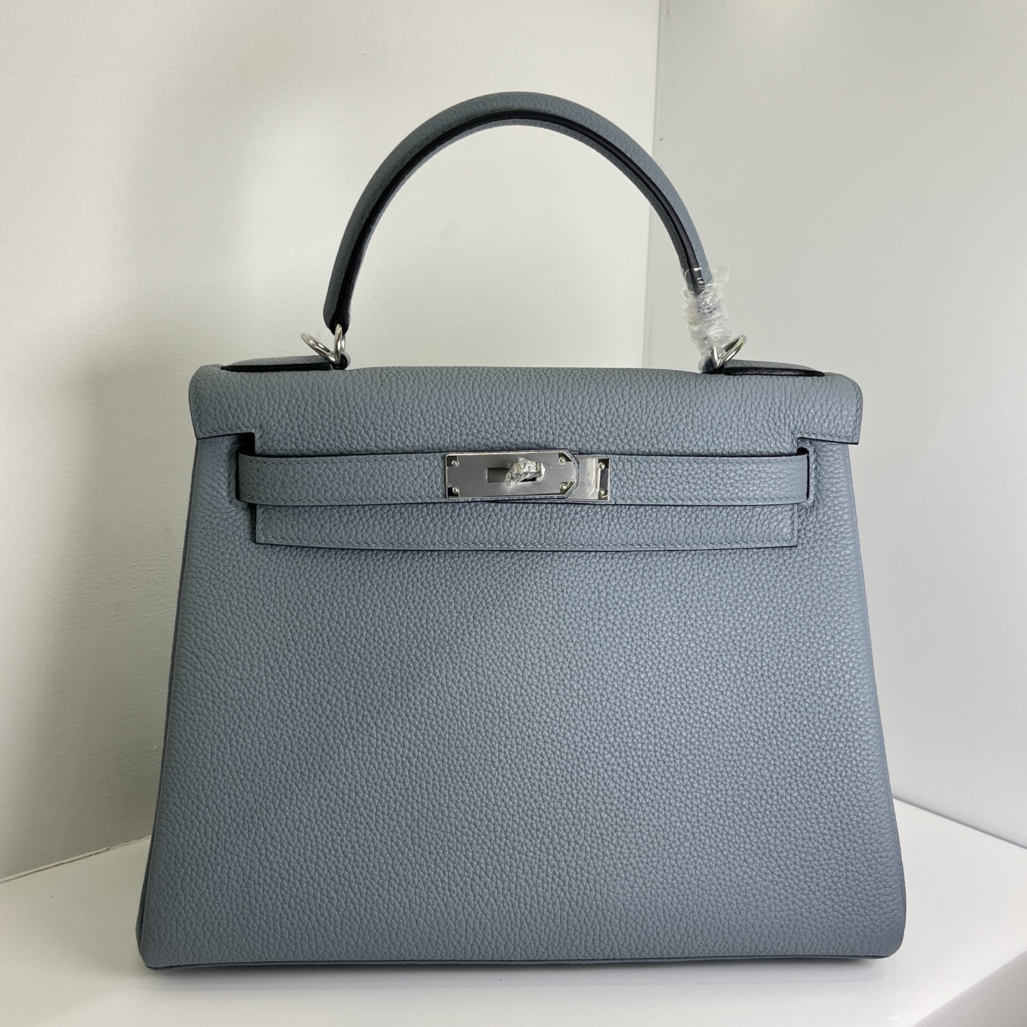 NO:699672,Kelly Kelly 25/28cm original imported Togo leather [linen blue] silver buckle counter synchronization handmade wax thread sewing pure steel hardware in stock, Hermes, Hermes,19860909Kelly 凯莉 25/28cm 原厂进口Togo皮【亚麻蓝】银扣 专柜同步 手工蜡线缝制 纯钢五金 现货,爱马仕,hermes,Hermes,,Bag