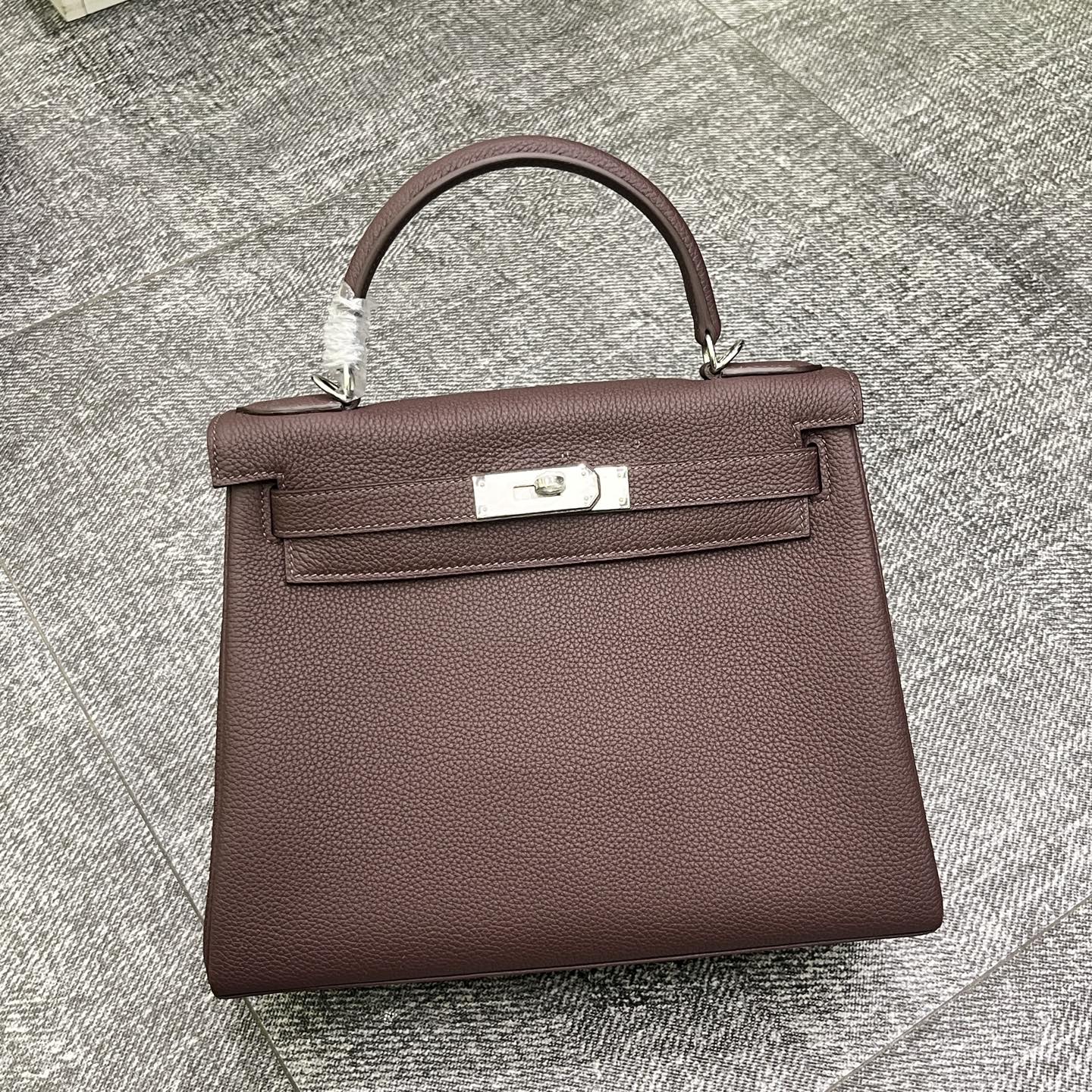NO:699657,Kelly Kelly 25/28cm Original imported Togo leather [Havana color] silver buckle, counter synchronization, handmade wax thread sewing, pure steel hardware, in stock, Hermes, Hermes,19860909Kelly 凯莉 25/28cm 原厂进口Togo皮【哈瓦那色】银扣 专柜同步 手工蜡线缝制 纯钢五金 现货,爱马仕,hermes,Hermes,,Bag