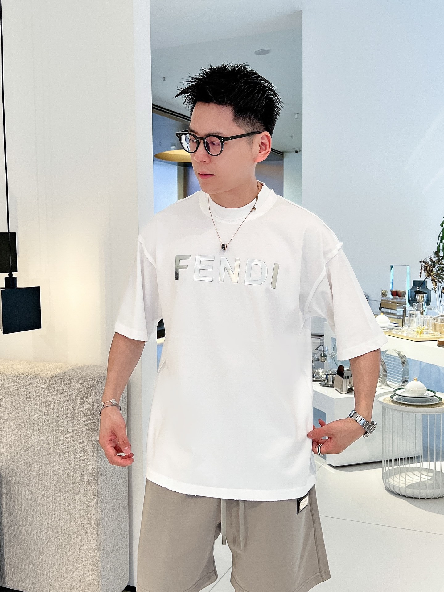 芬迪FENDI2024ss新工艺logo微阔版圆领男士短袖T恤62版型新季新推系列将标识巧妙融入设计塑就