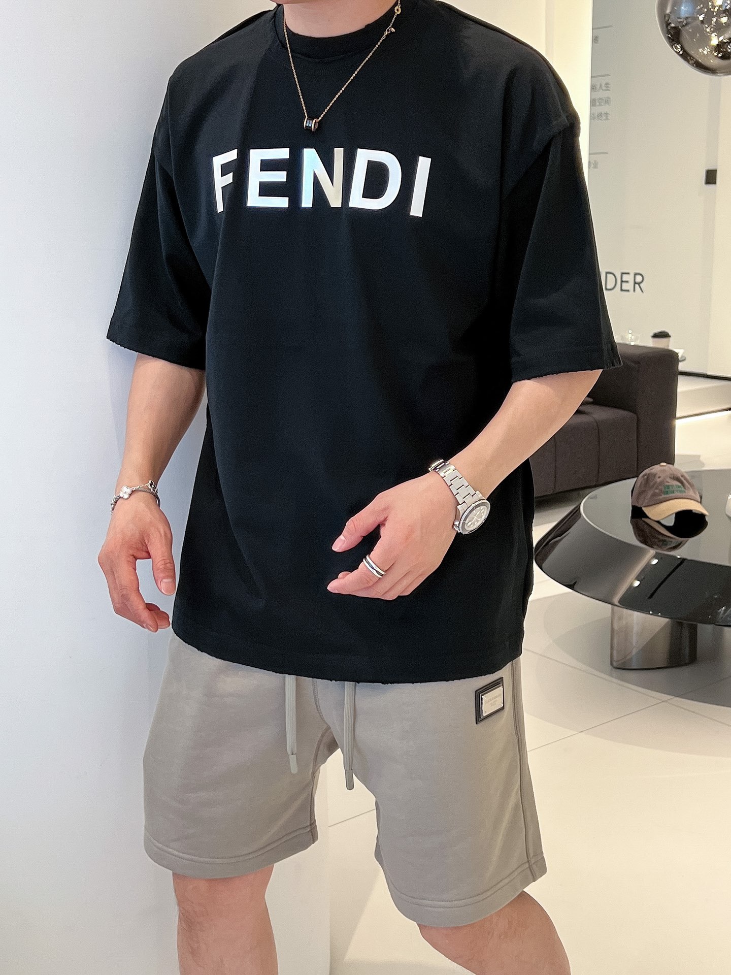 芬迪FENDI2024ss新工艺logo微阔版圆领男士短袖T恤62版型新季新推系列将标识巧妙融入设计塑就