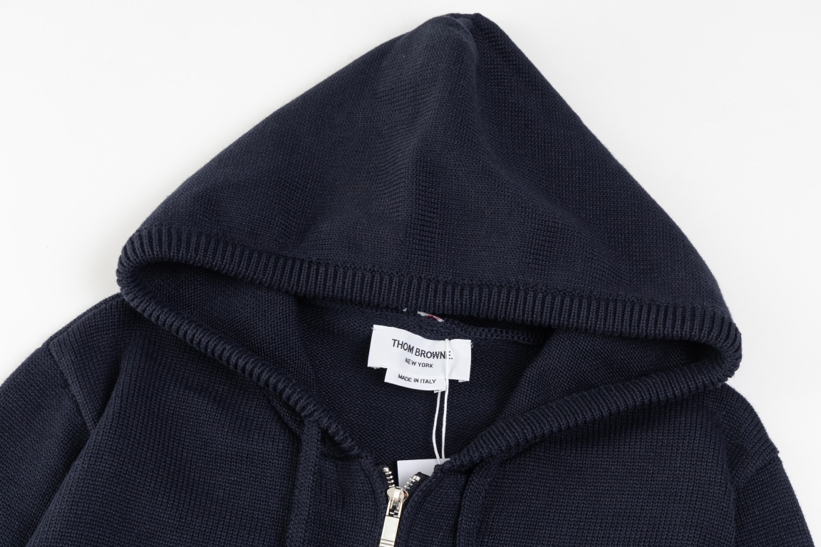 Luxury Cashmere Handbags with T.B.’s Zipper Coat: Custom-Made, Gender-Neutral Fashion - 图片 5