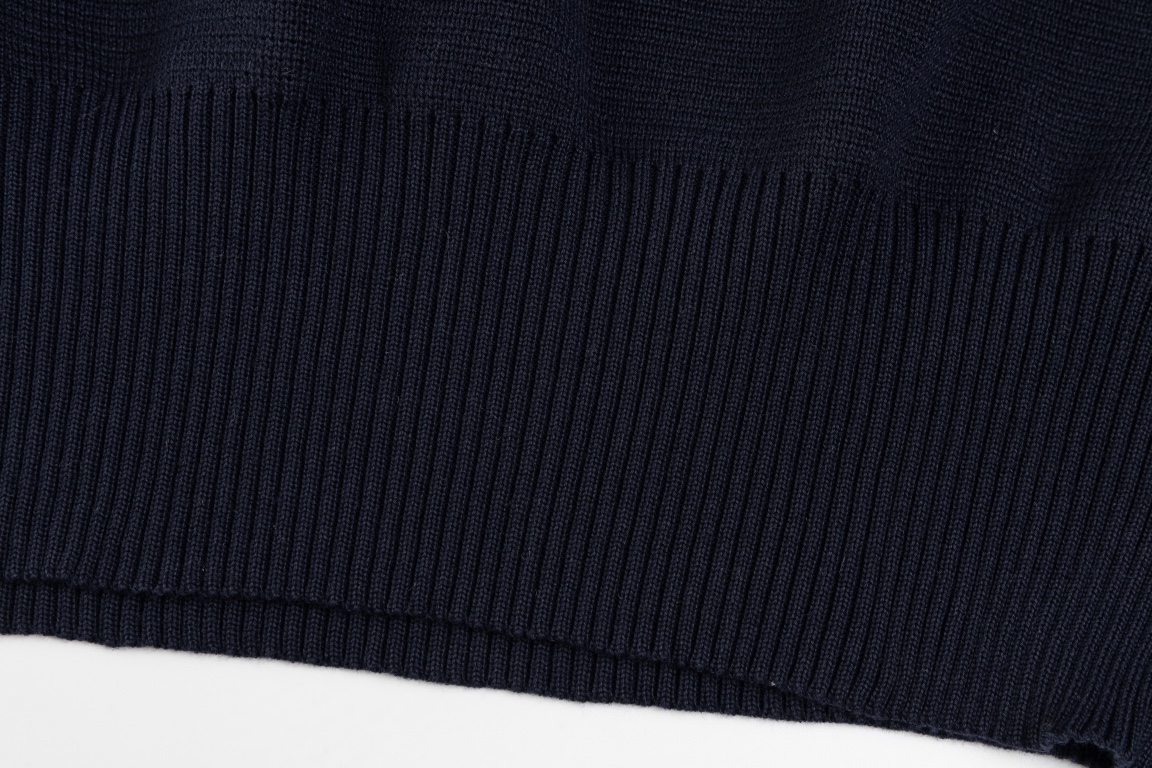 Luxury Cashmere Handbags: T-B Classic Four-Bard Sweater in Picture Color - 图片 9